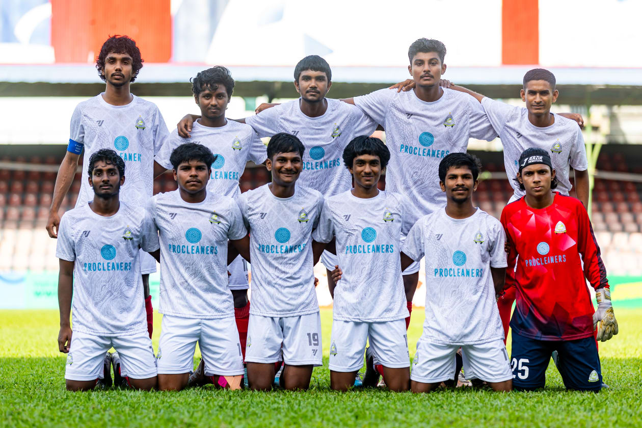 މާލެ (ޖޫން 11) - ޖުމްލަ އަށް ޓީމާ އެކު، އެފްއޭއެމް 19 އަހަރުން ދަށުގެ ޔޫތު ޗެމްޕިއަންޝިޕް ވަނީ ފަށައިފައި: މުބާރާތުގެ ފުރަތަމަ ހަތަރު މެޗުން، ހުނަރުވެރި ގިނަ އާ ކުޅުންތެރިންތަކެއް ވަނީ ފެނިގެންގޮސްފައި: ކްލަބް ގްރީން ސްޓްރީޓްސް އިން ފުރަތަމަ މެޗަށް ނެރުނު ފުރަތަމަ އެގާރަ.--- ފޮޓޯ: އިމޭޖަސް.އެމްވީ.