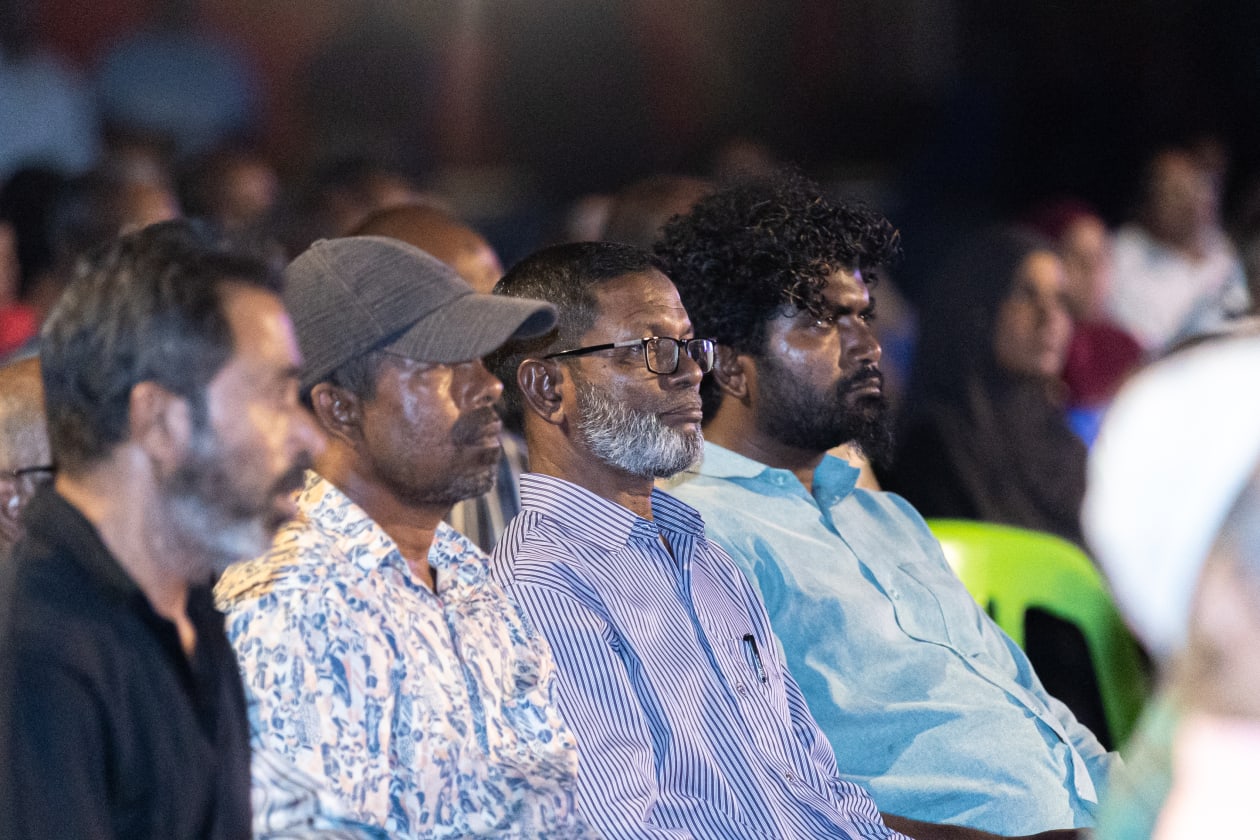 އެޕްރީލް 28, 2023 - ފޯޅަވަހި މައްސަލާގައި ސަރުކާރުގެ އާ ސިޔާސަތާ ދެކޮޅަށް ވަކާލާތު ކުރުމަށް އިދިކޮޅުން ބޭއްވި "ޗަ ގޯސް" ޖަލްސާގެ ތެރެއިން -- ފޮޓޯ: އަބްދުﷲ އިޔާން/ އަދަދު