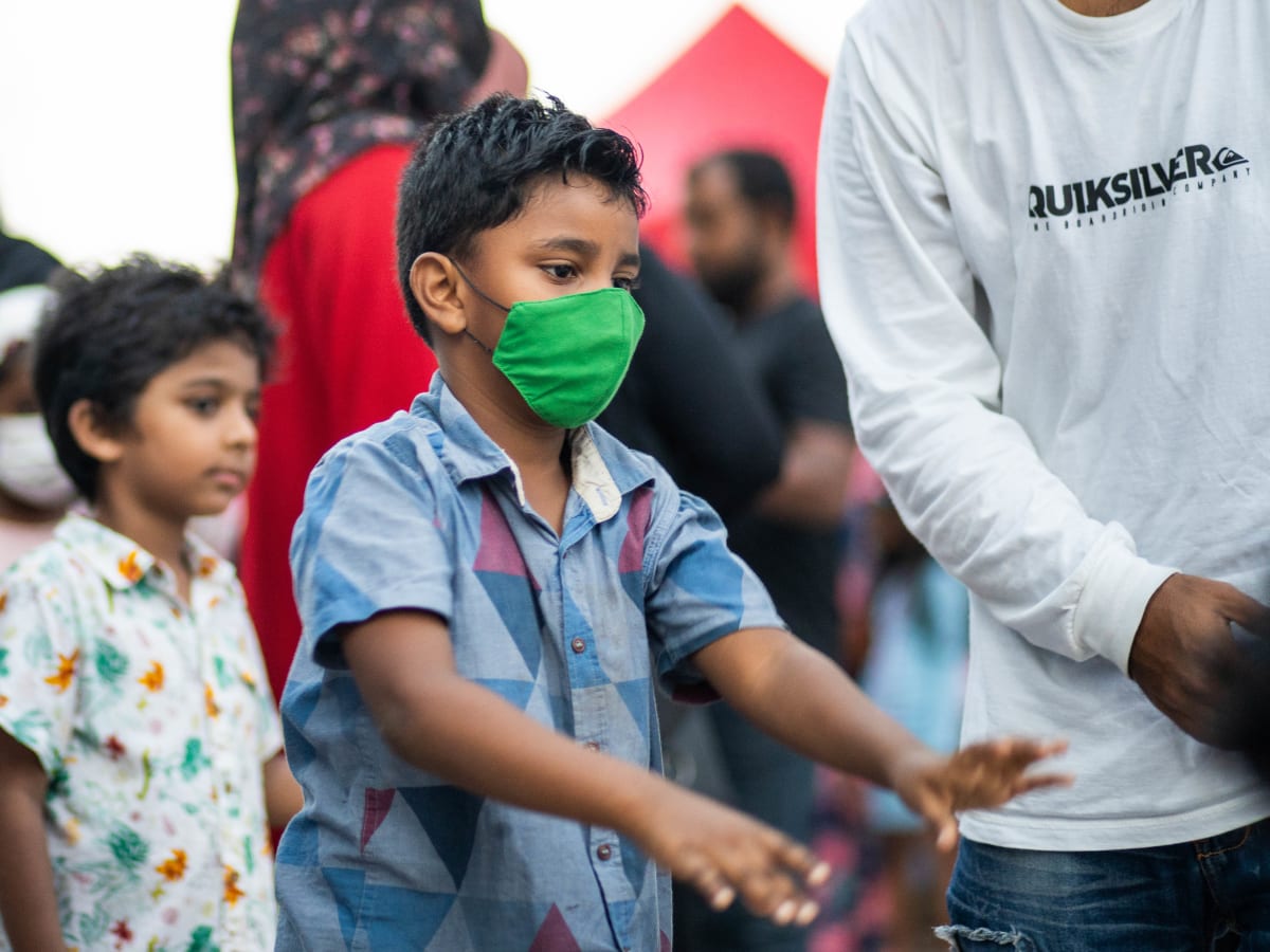 ނޮވެންބަރު 20، 2021: ބައިނަލްއަގުވާމީ ކުޑަކުދިންގެ ދުވަސް ފާހަގަކުރަން އުރީދޫއިން އިންތިޒާމުކުރި ހިޔާ އުފާ ޗިލްޑްރެންސް ފެސްޓިވަލްގެ ތެރެއިން. --ފޮޓޯ: އާއިމް ޒަމީރު/ އަދަދު
