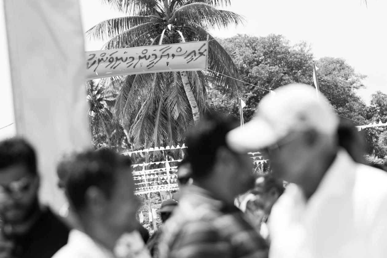 މި އަހަރުގެ ރިޔާސީ އިންތިހާބަށް ތައްޔާރުވުމުގެ ގޮތުން ރައީސް ސޯލިހް ކުރައްވާ ދަތުރުތަކުގެ ތެރެއިން ށަވިޔަނި އަތޮޅަށް ކުރެއްވި ދަތުރުފުޅުގެ ތެރެއިން؛ ށ. ފީވަށް  --- ފޮޓޯ؛ މުހައްމަދު ޝާބިން / އަދަދު