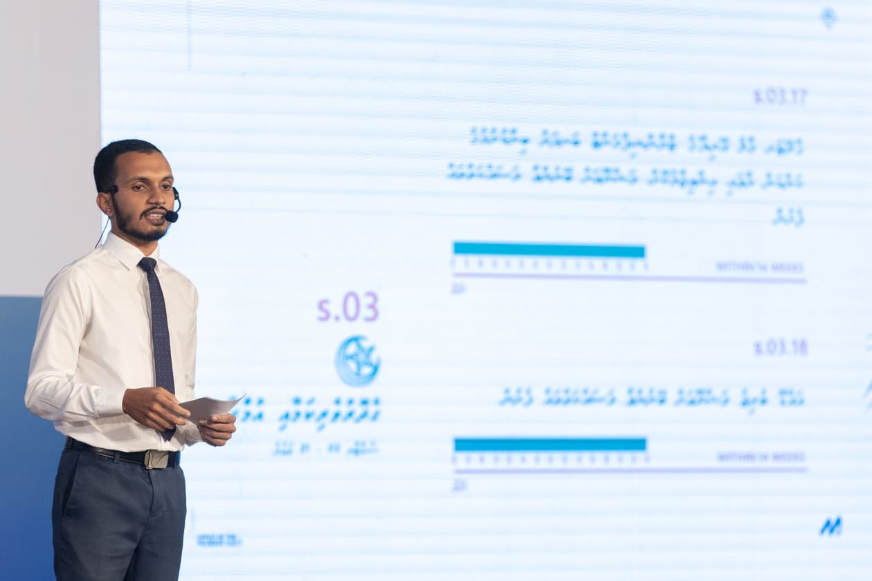ނޮވެމްބަރު 16, 2023 - ޑރ. މުއިއްޒުގެ ވެރިކަމުގެ ފުރަތަަމަ 100 ދުވަހުގެ ޕްލޭން, "ހަފްތާ 14" ލޯންޗު ކުރުމަށް ބޭއްވި ރަސްމިއްޔާތުގެ ތެރެއިން  --- ފޮޓޯ: އަބްދުالله އިޔާން/އަދަދު