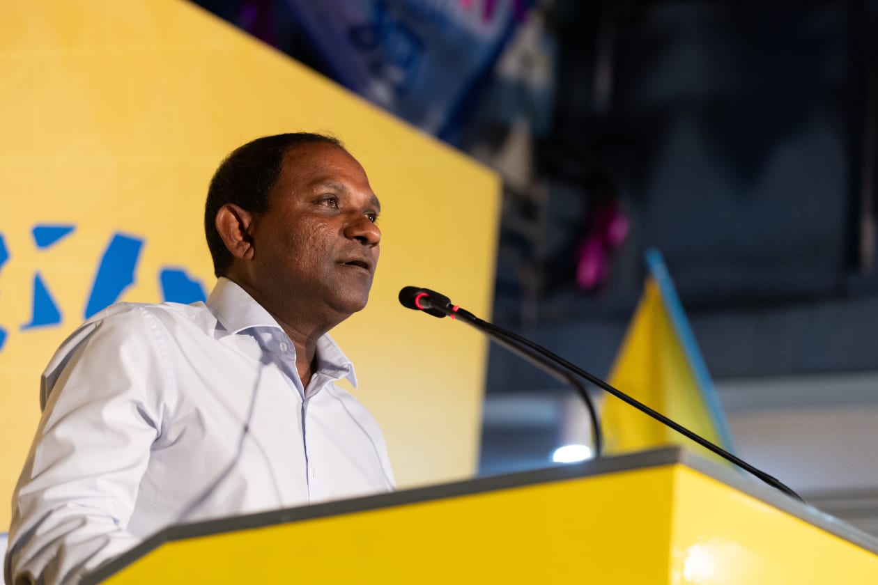 ސެޕްޓެމްބަރު 21, 2023 - އެމްޑީޕީން ރިޔާސީ އިންތިހާބުގެ ދެވަނަ ބުރަށް ތައްޔާރުވުމުގެ ގޮތުން ބޭއްވި ހުވަދޫ ޖަގަހަ ޖަލްސާގައި ވިލިނގިލީ ދާއިރާގެ މެމްބަރު ސައުދު ވާހަކަ ދައްކަވަނީ. --- ފޮޓޯ; މުހައްމަދު ޝާބިން / އަދަދު