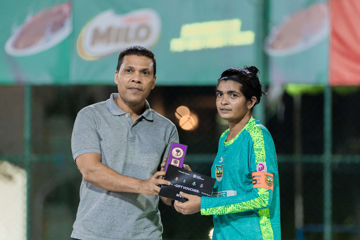 އޮގަސްޓު 27، 2023 - މި އަހަރު ކްލަބް މޯލްޑިވްސް އިން ވަނީ ހަތަރު މުބާރާތެއް ކުރިއަށް ގެންގޮސްފައި: އެ ގޮތުން ކްލަބް މޯލްޑިވްސް ކަޕާއި ކްލަބް މޯލްޑިވްސް އެއިޓީން ތާޓީ ކްލަސިކްގެ ޗެމްޕިއަންކަން ކްލަބް ވެމްކޯ އިން ހޯދިއިރު، އެއިޓީން ތާޓީގެ ޗެމްޕިއަންކަން ފެނަަކައިން އަދި ކްލަބް މޯލްޑިވްސް ކްލަސިކްގެ ތަށި އުފުލާލީ ޓީމު ޑީޖޭއޭ އިން.-- ފޮޓޯ: އަބްދުﷲ އިޔާން/ އަދަދު