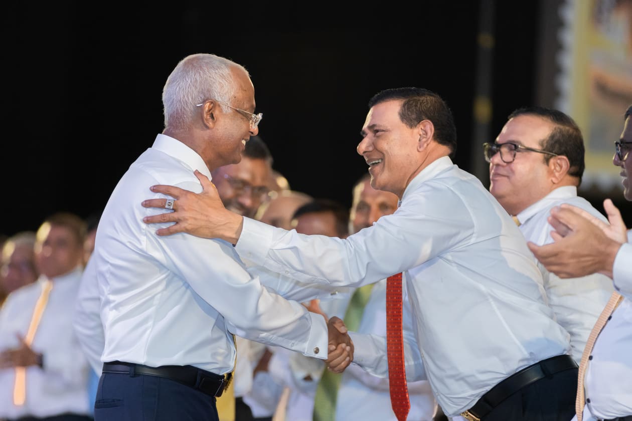 އޯގަސްޓު 24، 2023: ރައީސް އިބްރާހިމް މުހައްމަދު ސޯލިހުގެ އިގުތިސޯދީ ސިޔާސަތު ނެރުމަށް ޒުވާނުންގެ މަރުކަޒުގައި "ޒަމާނަކުން އައި ޒަމާނޭ" ނަމުގައި ބޭއްވި އިވެންޓުގެ ތެރެއިން -- ފޮޓޯ: އަބްދުﷲ އިޔާން/ އަދަދު