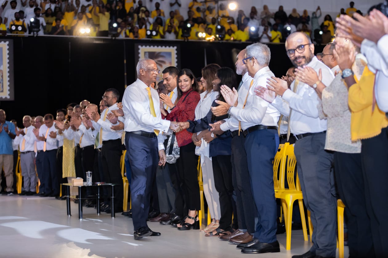 އޯގަސްޓު 24، 2023: ރައީސް އިބްރާހިމް މުހައްމަދު ސޯލިހުގެ އިގުތިސޯދީ ސިޔާސަތު ނެރުމަށް ޒުވާނުންގެ މަރުކަޒުގައި "ޒަމާނަކުން އައި ޒަމާނޭ" ނަމުގައި ބޭއްވި އިވެންޓުގެ ތެރެއިން -- ފޮޓޯ: އަބްދުﷲ އިޔާން/ އަދަދު