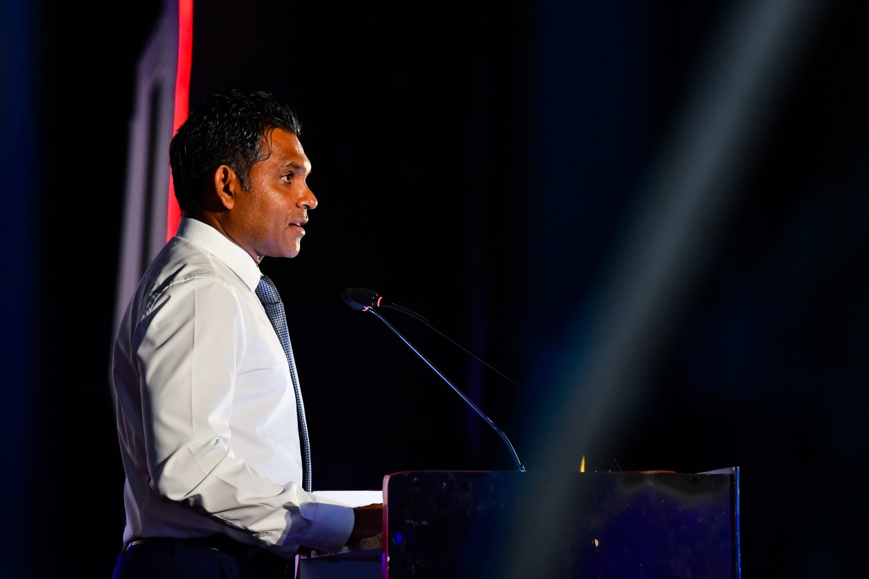 ޖޫން 19، 2022 - ސްޓެލްކޯގެ 25 ވަނަ އަހަރީ ދުވަހުގެ ޖަލްސާގެ ތެރެއިން. މާލޭގެ ކަރަންޓުގެ ހާލަތު ރަނގަޅުކުރުމަށްޓަކައި، ސްޓެލްކޯ އުފައްދަވާފައި ވަނީ 1997 ވަނަ އަހަރުގައެވެ. ރޭގެ ޖަލްސާގައި، ސްޓެލްކޯގެ 25 އަހަރުގެ ތާރީހިގައި އެ ކުންފުންޏަށް ހިދުމަތްކޮށް ދެއްވާފައިވާ މެނޭޖިން ޑިރެކްޓަރުންނަށް ދޭ އެވޯޑާއި، ދިގު މުއްދަތުގެ އެވޯޑު އަދި ބެސްޓް ޔުނިޓް ހެޑް/ ސްޓޭޝަން މެނޭޖަރުންނަށް ދޭ އެވޯޑު ދިނުން އޮތެވެ --- ފޮޓޯ؛ ރައީސް އޮފީސް