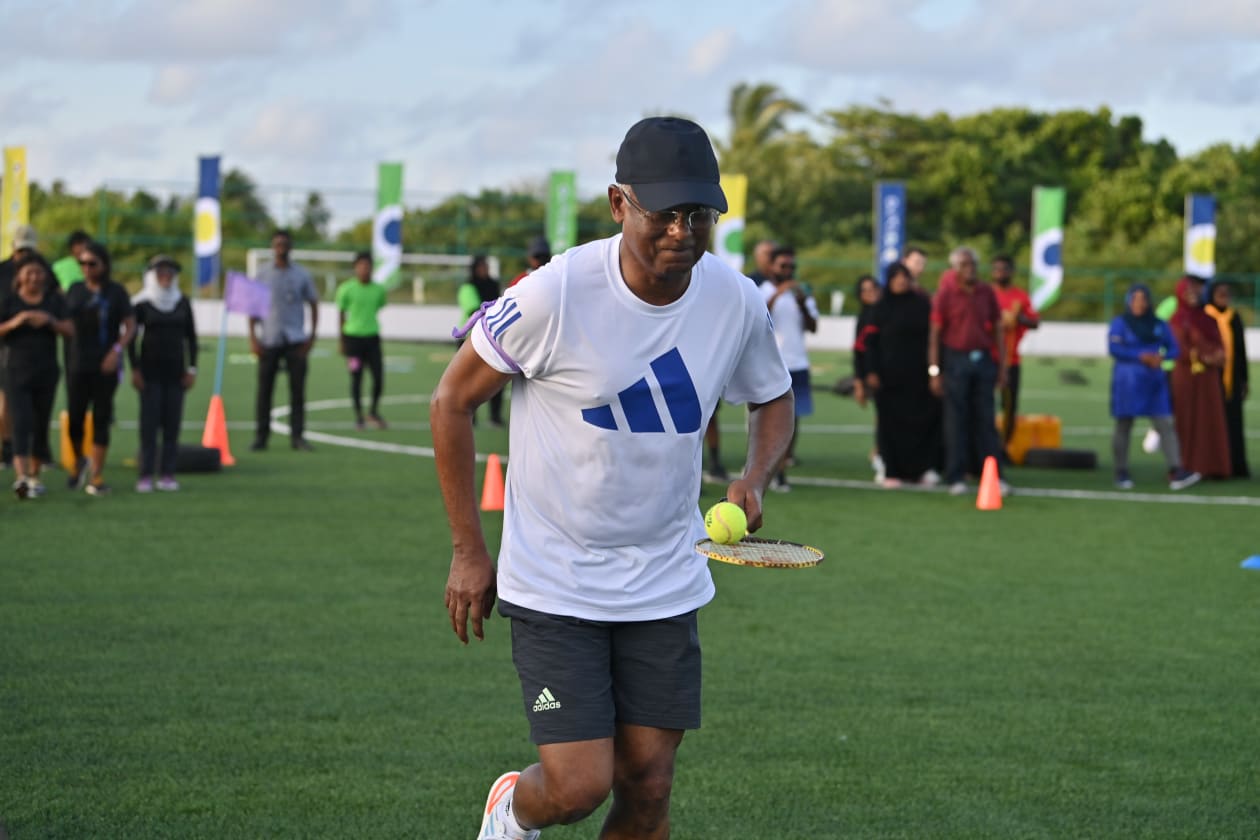 ސެޕްޓެމްބަރު 10، 2022 (ލ. ގަން) - ވިއަވަތި ރާއްޖެ ކޮންފަރެންސްގެ ކުރިން ބޭއްވި ސްޕޯޓްސް ފެސްޓިވަލްގައި ރައީސް ސޯލިހު. -- ފޮޓޯ: ރައީސް އޮފީސް 