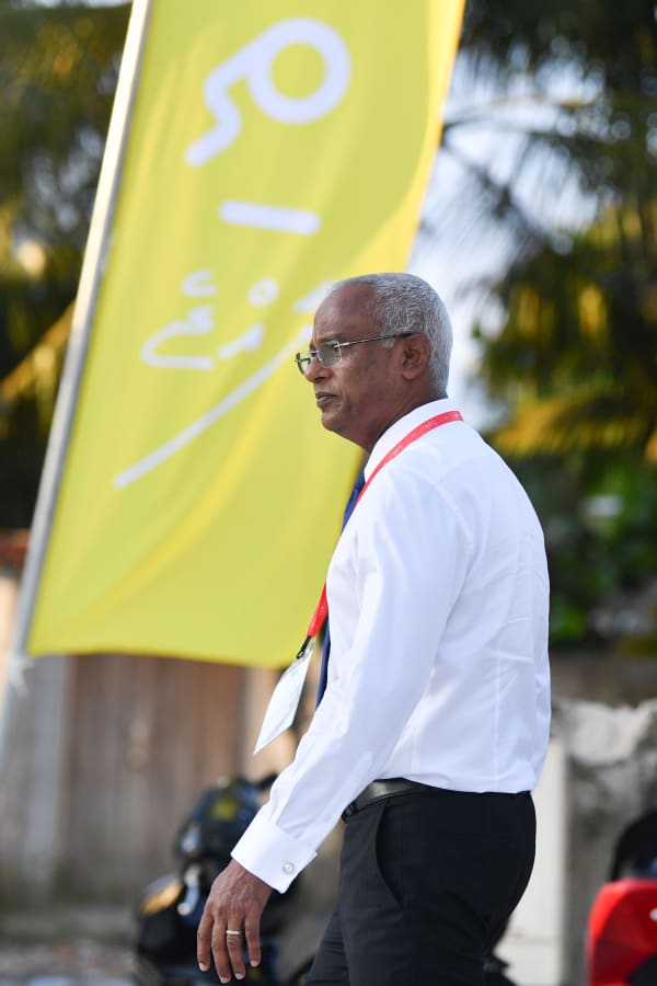 ސެޕްޓެމްބަރު 11، 2022 - ލ. ގަމުގައި ކުރިއަށް ދާ ތިން ވަނަ ވިއަވަތި ރާއްޖެ ކޮންފަރެންސްއަށް ރައީސް އިބްރާހިމް މުހައްމަދު ސޯލިހު ވަޑައިގަންނަވަނީ --- ފޮޓޯ؛ ރައީސް އޮފީސް