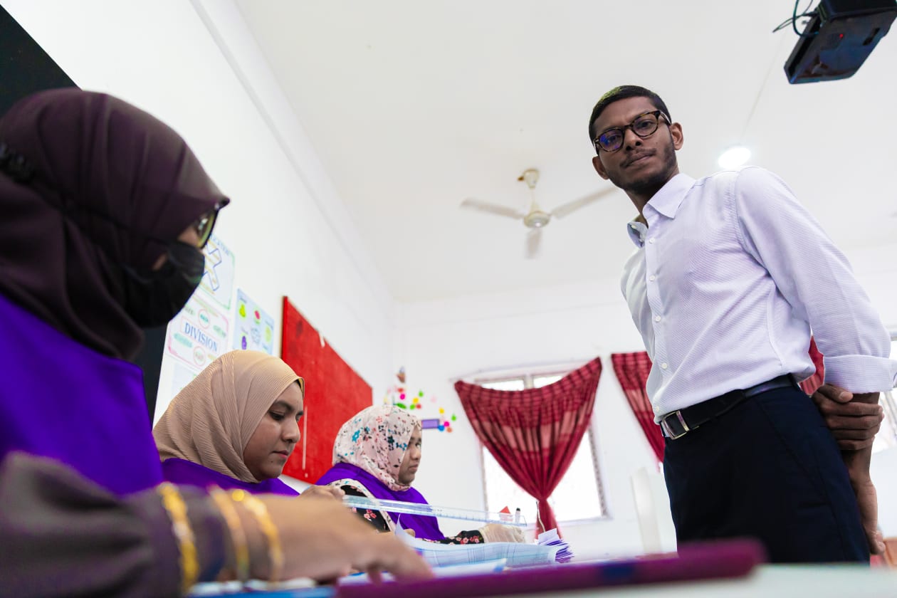 ޖެނުއަރީ 13، 2024 :ދަ ޑިމޮކްރެޓްސްގެ މޭޔަރު ކެންޑިޑޭޓު ސައިފު ފާތިހު ވޯޓުލައްވައިފި.- ފޮޓޯ: އަބްދުﷲ އިޔާން / އަދަދު