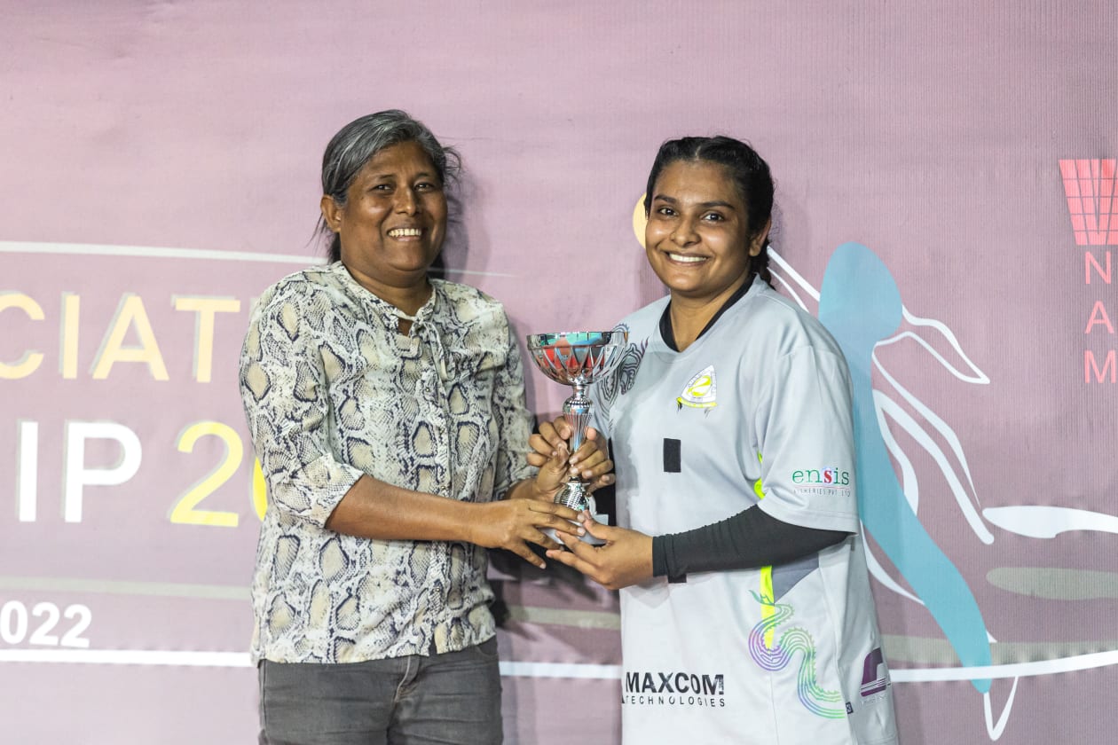 މާލެ (ޑިސެމްބަރު 20): ކްލަބް ގްރީން ސްޓްރީޓްސް ބަލިކޮށް، ނެޓްބޯޅަ އެސޯސިއޭޝަން ޗެމްޕިއަޝިޕްގެ ތަށި ކުލަބު މެޓްރިކްސް އިން ވަނީ ހޯދާފައި: މި މަހުގެ 10 ވަނަ ދުވަހު، ޖުމްލަ 11 ޓީމާ އެކު ފެށި ނެޓްބޯޅަ އެސޯސިއޭޝަން ޗެމްޕިއަޝިޕަކީ ނެޓްބޯޅަ އެސޯސިއޭޝަން އޮފް މޯލްޑިވްސް (ނާމް)ގެ މި އަހަރުގެ ފަހު މުބާރާތް.-- ފޮޓޯ: އަބްދުﷲ އިޔާން/ އަދަދު