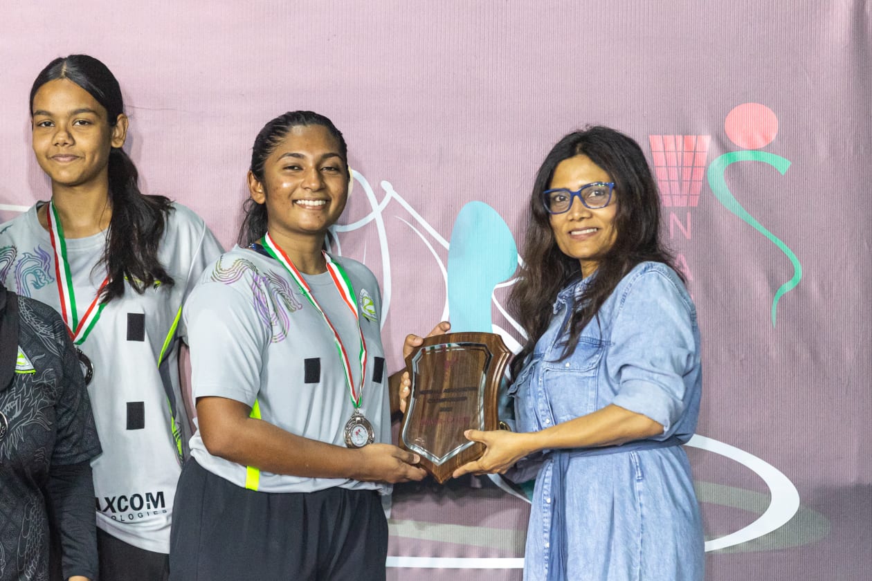 މާލެ (ޑިސެމްބަރު 20): ކްލަބް ގްރީން ސްޓްރީޓްސް ބަލިކޮށް، ނެޓްބޯޅަ އެސޯސިއޭޝަން ޗެމްޕިއަޝިޕްގެ ތަށި ކުލަބު މެޓްރިކްސް އިން ވަނީ ހޯދާފައި: މި މަހުގެ 10 ވަނަ ދުވަހު، ޖުމްލަ 11 ޓީމާ އެކު ފެށި ނެޓްބޯޅަ އެސޯސިއޭޝަން ޗެމްޕިއަޝިޕަކީ ނެޓްބޯޅަ އެސޯސިއޭޝަން އޮފް މޯލްޑިވްސް (ނާމް)ގެ މި އަހަރުގެ ފަހު މުބާރާތް.-- ފޮޓޯ: އަބްދުﷲ އިޔާން/ އަދަދު