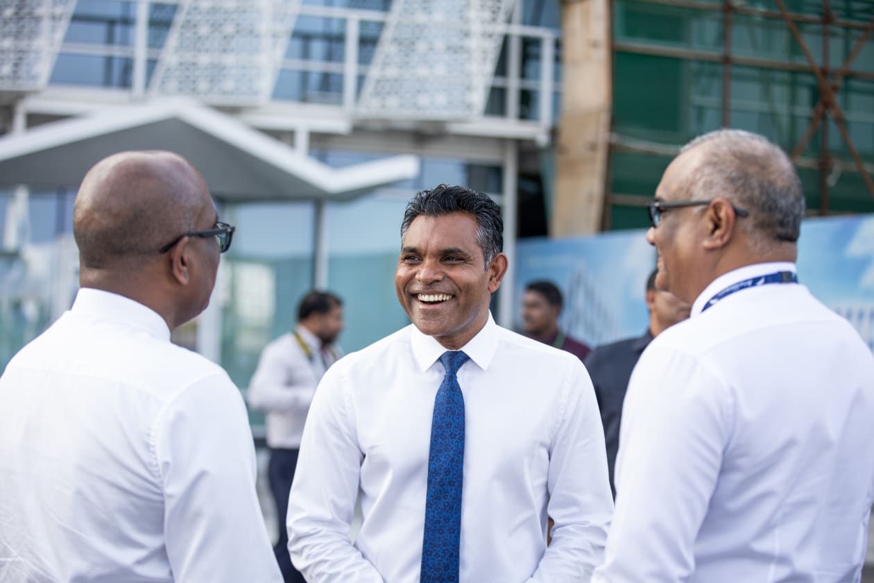 ޖެނުއަރީ 4، 2022 - އަލަށް ގެނައި އޭޓީއާރު ދެ ބޯޓަކީ އެތެރޭގެ އުދުހުންތަކުގައި އެ ކުންފުނިން މިހާރު ބޭނުން ކުރަމުން އަންނަ ޑޭޝް-8 މަރުކާގެ ބޯޓުތަކަށް ވުރެ ޖާގައިގެ ގޮތުން ތަނަވަސް ބޯޓުތަކެއް ކަމުން ކޮންމެ ދަތުރެއްގައި އުފުލޭ ފަސިންޖަރުންގެ އަދަދު އިތުރުވެގެންދާނެ  --- ފޮޓޯ: އަބްދުﷲ އިޔާން/ އަދަދު