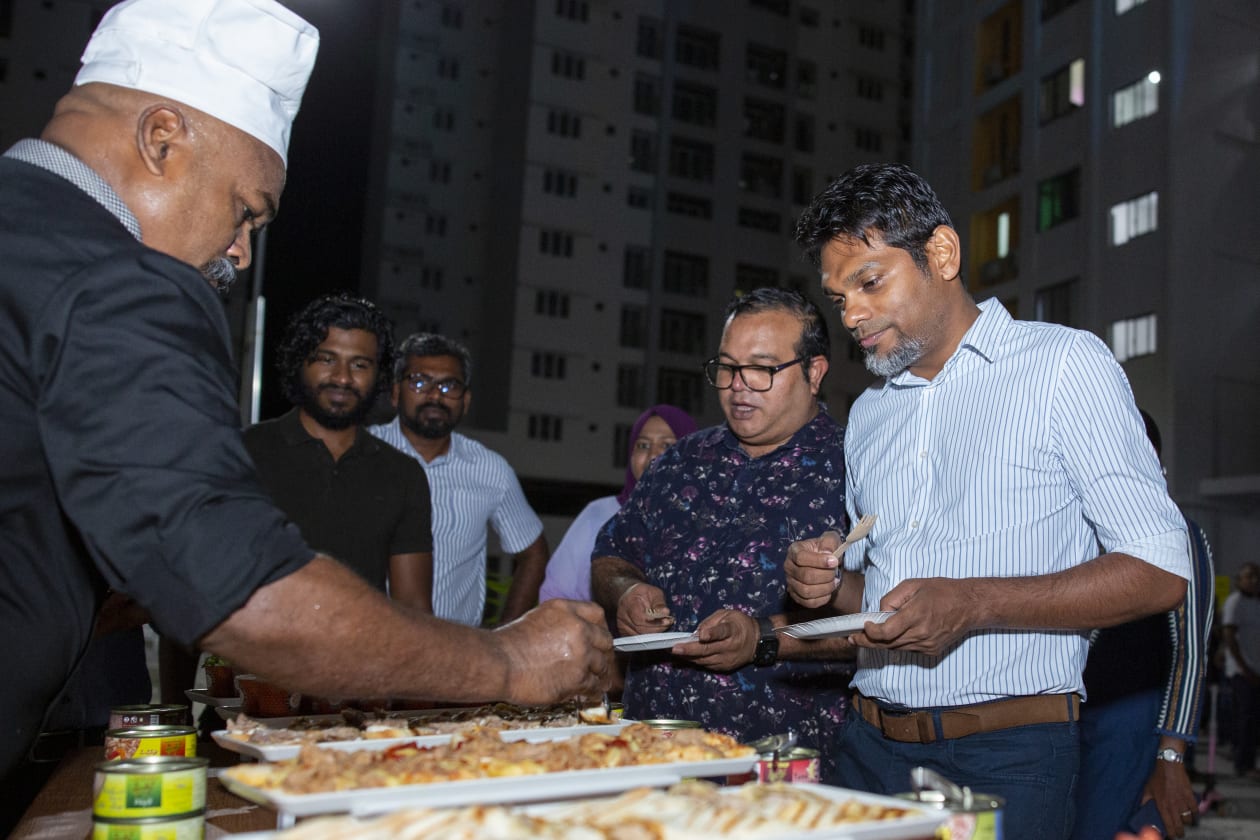 ސެޕްޓެމްބަރު 15، 2022 - ހިޔާ ފްލެޓުގައި މިފްކޯގެ މަސް ފިހާރަ ހުޅުވުމުގެ ރަސްމިއްޔާތުގެ ތެރެއިން --- ފޮޓޯ: މުހައްމަދު ޝާބިން / އަދަދު