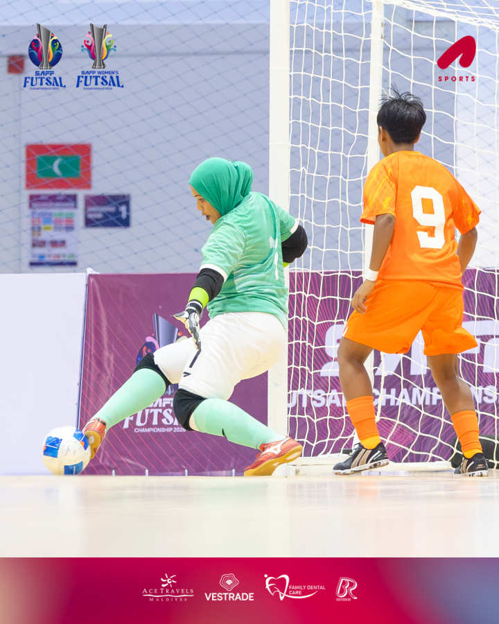 Nonthaburi, Thailand (January 14) — From the match between Maldives and India in the women's division of the ongoing SAFF Futsal Championship in Bangladesh: This is the first futsal tournament organized by the South Asian Football Federation (SAFF), with seven countries competing in both the men's and women's divisions; the Maldives lost their opening match to India with a score of 11-1. --- Photo: Abdullah Abeed / Adhadhu Sports