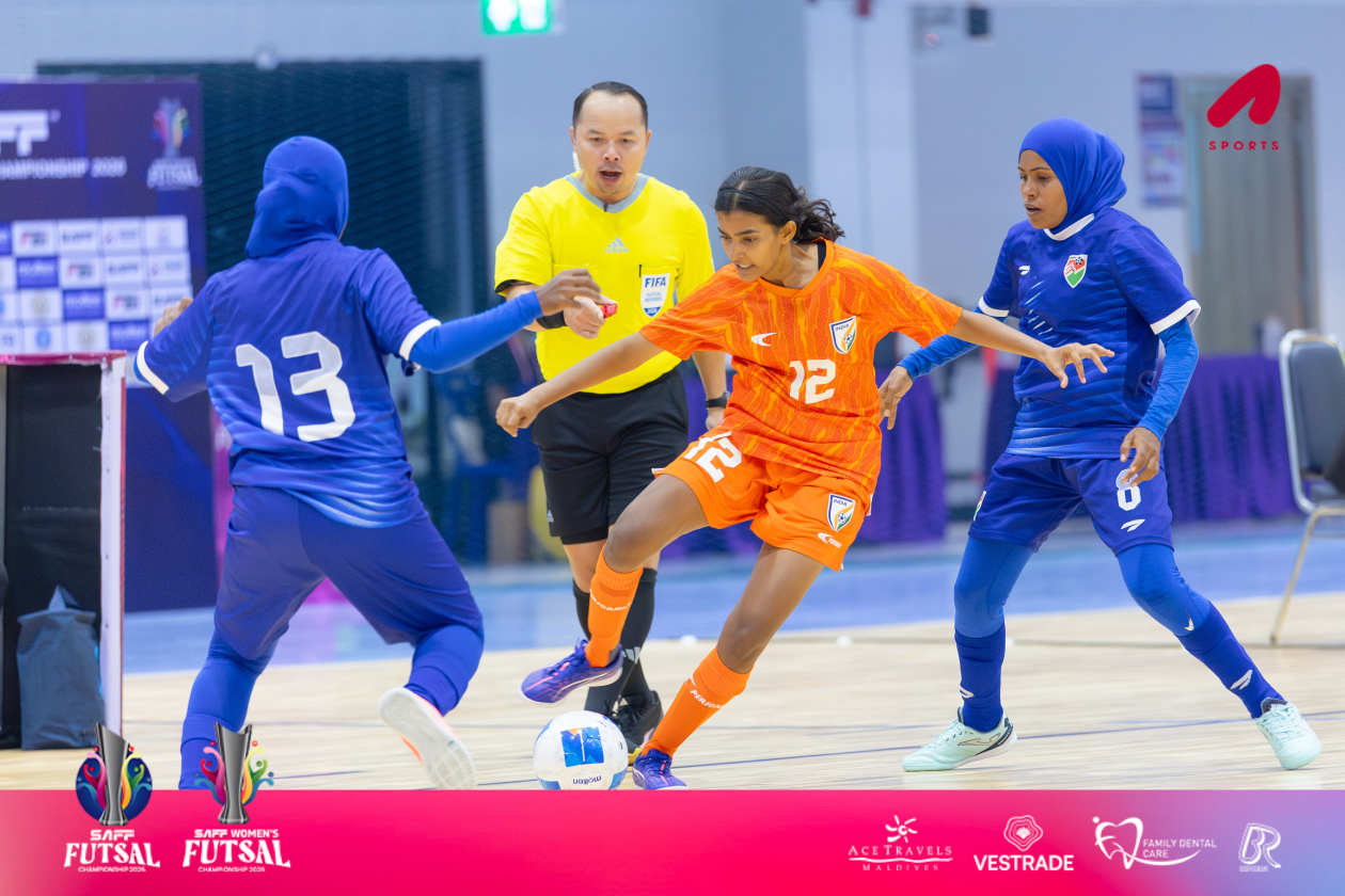 Nonthaburi, Thailand (January 14) — From the match between Maldives and India in the women's division of the ongoing SAFF Futsal Championship in Bangladesh: This is the first futsal tournament organized by the South Asian Football Federation (SAFF), with seven countries competing in both the men's and women's divisions; the Maldives lost their opening match to India with a score of 11-1. --- Photo: Abdullah Abeed / Adhadhu Sports