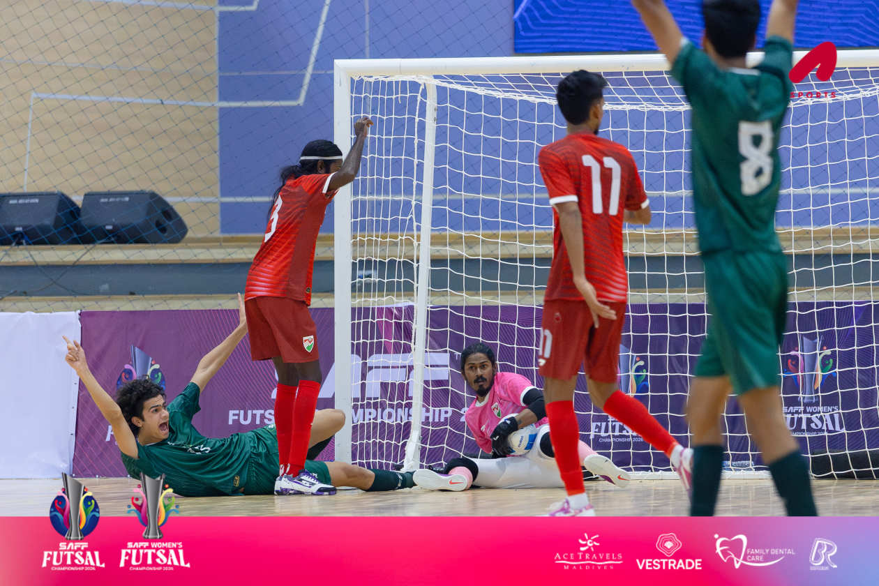 Nonthaburi, Thailand (January 15): The Maldives national men's team defeated Pakistan 7-1 in their opening match of the inaugural South Asian Football Federation (SAFF) Futsal Championship currently held in Nonthaburi, Thailand; the Maldives is the only team in the men's division to secure a win so far, as Bhutan and Sri Lanka drew 3-3 in the first match, while India and Bangladesh played out a 4-4 draw in the second. --- Photo: Abdullah Abeed / Adhadhu Sports