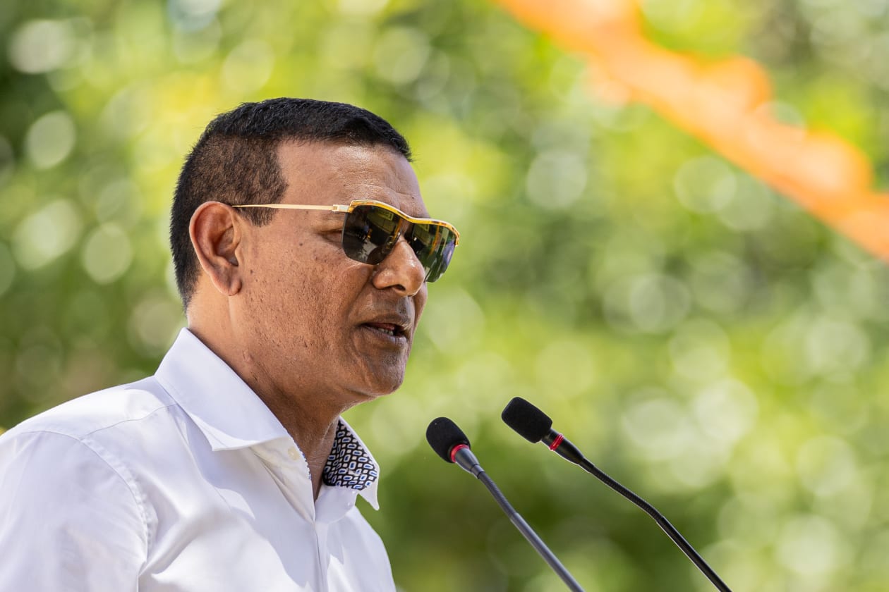 އޯގަސްޓް 7، 2023: ބަނޑިދޫގައި ބޭއްވި ރައީސް ސޯލިހުގެ ކެމްޕޭނު ޖަލްސާގައި، މީދޫ ދާއިރާގެ މެމްބަރު އަހުމަދު ސިޔާމް މުހައްމަދު ވާހަކަ ދައްކަވަނީ. -- ފޮޓޯ: އަބްދުﷲ އިޔާން/ އަދަދު