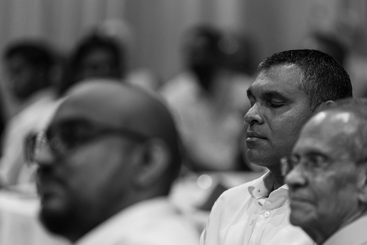 ޖުލައި 21, 2023 - ނައިބް ރައީސް ފައިސަލް ނަސީމްގެ 50 ވަނަ އުފަން ދުވަސް ފާހަގަކުރުމަށް ގިޔާސުއްދީން ސްކޫލުގައި ރޭ ބޭއްވި ހަފުލާގައި އެ ފޮތް ނެރެދެއްވީ އިސްލާމީ ޔުނިވާސިޓީގެ ޗާންސެލަރު އަދި ކުރީގެ ސްޕޯޓްސް މިނިސްޓަރު ޑރ. މުހައްމަދު ޒާހިރު ހުސެއިން އެވެ - ފޮޓޯ: އަބްދުﷲ އިޔާން / އަދަދު