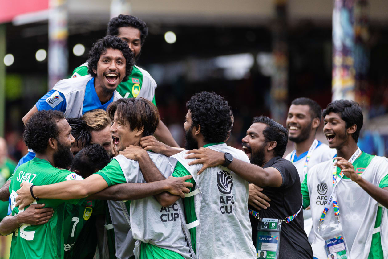 މާލެ - (ސެޕްޓެމްބަރު 20) - އޭއެފްސީ ކަޕް ފުޓްބޯޅަ މުބާާރާތުގައި މި ފަހަރު ރާއްޖޭގެ މާޒިޔާ ސްޕޯޓްސް އެންޑް ރެކްރިއޭޝަނުން ކުޅުނު ފުރަތަމަ މެޗުގައި ވަނީ ބަންގްލަދޭޝްގެ ބަޝުންދަރާ ކިންގްސް އަތުން 3-1 އިން މޮޅުވެފައި: މިއީ ރާއްޖޭގެ ކްލަބަކުން ބަޝުންދަރާއާ ދެކޮޅަށް ކުޅުނު މެޗަކުން މޮޅުވި ފުރަތަމަ ފަހަރު: މާޒިޔާ ކުޅުންތެރިން ލަނޑު ޖެހުމަށް ފަހު އުފާފާޅުކުރަނީ.-- ފޮޓޯ: އަބްދުﷲ އިޔާން/ އަދަދު