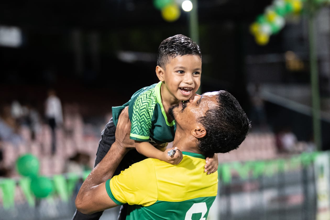 މާލެ (މެއި 3) - މާޒިޔާ އިން މި ފަހަރުގެ ޕްރެޒިޑެންޓްސް ކަޕްގެ ޗެމްޕިއަންކަން ހޯދާފައިވަނީ ފައިނަލުގައި ކްލަބް އީގަލްސް އަތުން 2-0 އިން މޮޅުވެގެން: މާޒިޔާ އިން މި ވަނީ ހަތަރު ފަހަރު ޕްރެޒިޑެންޓްސް ކަޕް ފައިނަލުގައި ކުޅެ، ދެ ފަަހަރު މުބާރާތް ކާމިޔާބުކޮށްފައި: މާޒިޔާ އިން ފުރަތަމަ ތަށި އުފުލާލީ 2015 ވަނަ އަހަރު --- ފޮޓޯ: އަބްދުﷲ އިޔާން/ އަދަދު