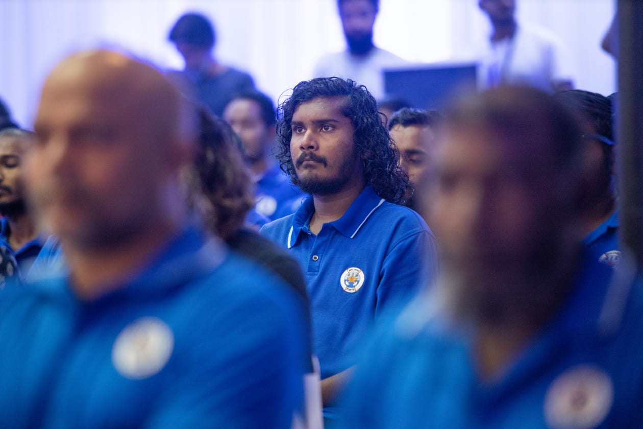 އެމްޕީއެލުން ޒުވާނުން ވަޒީފާގެ މާހައުލަށް އަހުލުވެރިކޮށް ތަމްރީނު ކުރުމަށް ކުރިއަށް ގެންދިޔަ އެޕްރެންޓިސްޝިޕް ޕްރޮގްރާމް 20 ޒުވާނަކު ފުރިހަމަކުރުން: އެ ޒުވާނުންގެ ތެރޭން 18 ޒުވާނުންނަށް އެމްޕީއެލްގެ ދާއިމީ ވަޒީފާ ވަނީ ހަމަޖައްސައިދީފައި - ފޮޓޯ: އަބްދުالله އިޔާން / އަދަދު 