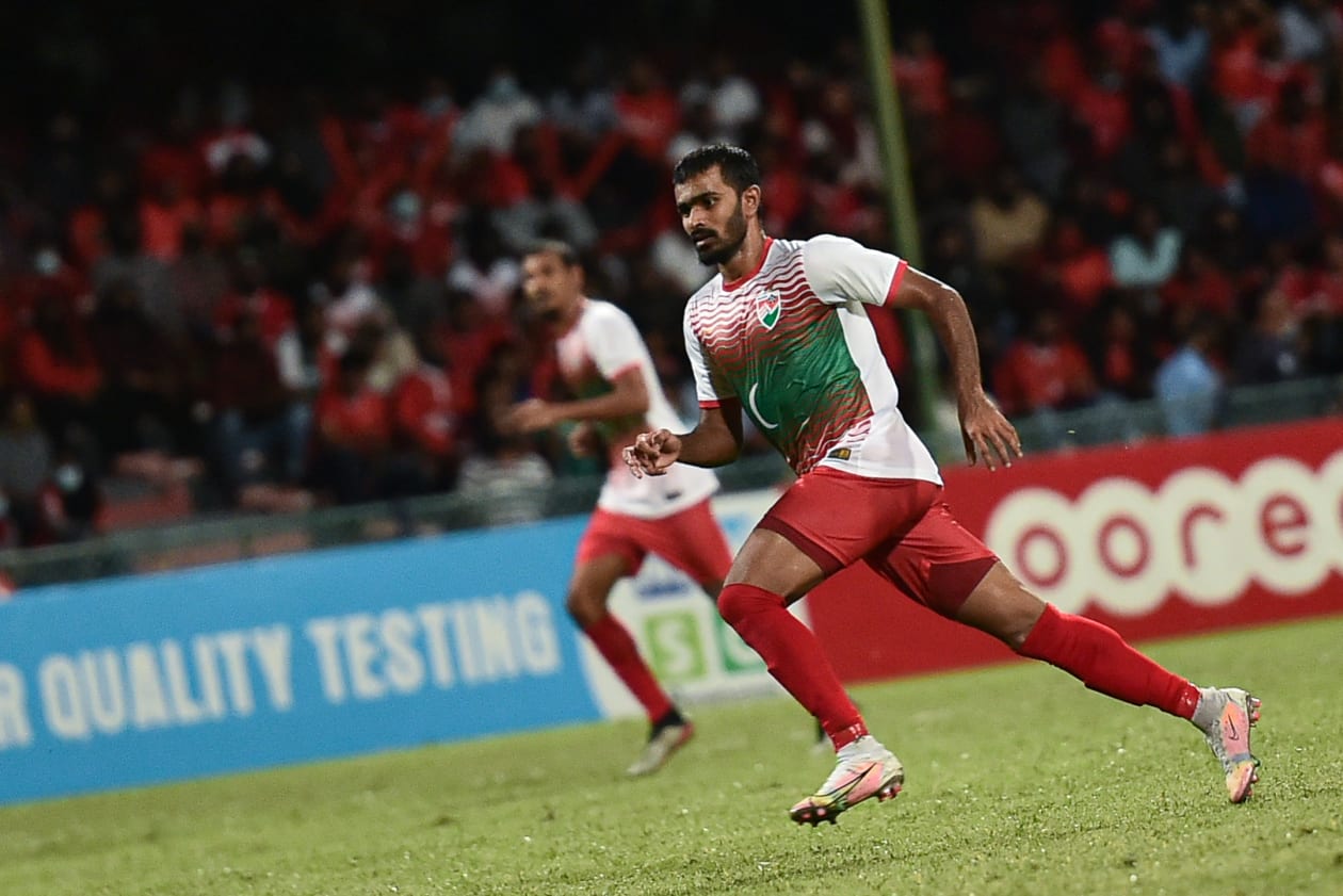 މާލެ: އުރީދޫ ސާފް ޗެމްޕިއަންޝިޕްގައި ނޭޕާލުން ވަނީ ފުރަތަމަ މެޗުގައި ރާއްޖެ 1-0 އިން ބަލިކޮށްފައި: މިއީ ސާފް ޗެމްޕިއަންޝިޕްގެ ތާރީހުގައި ނޭޕާލުން ރާއްޖެ އަތުން މޮޅުވި ފުރަަތަމަ ފަހަރު: ރާއްޖެ ޓީމުގެ ފޭދޫ އިއްބެ ބޯޅަ ހޯދަން ދުވަނީ-- އަދަދު ފޮޓޯ: ހުސެއިން ވަހީދު/ ހުސެއިން ޝަޔާހު 