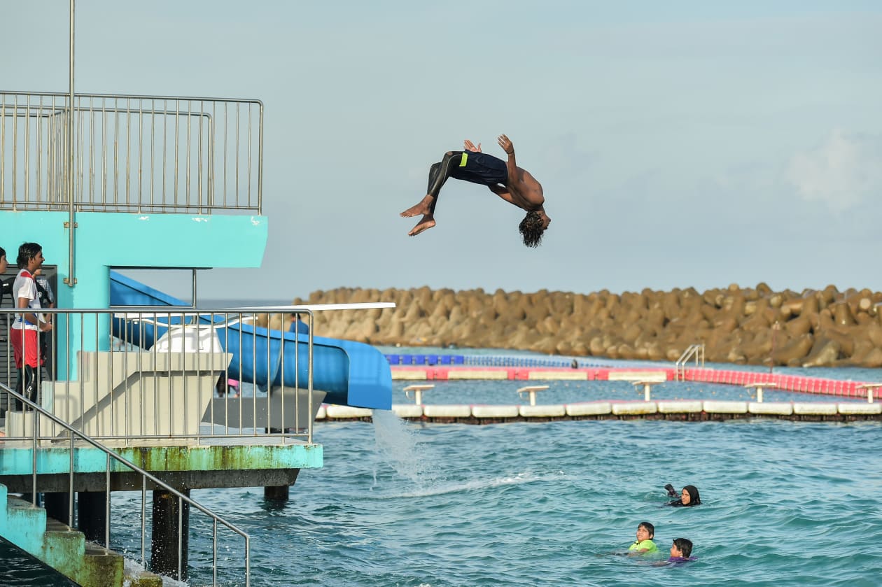 ދިން ލުއިތަކާއެކު މިއަދު ވަނީ ފަތާ ޓުރެކުވެސް އާންމުންނަށް ހުޅުވާލާފައި.. ފޮޓޯ: ހުސައިން ޝަޔާޙް / އަދަދު