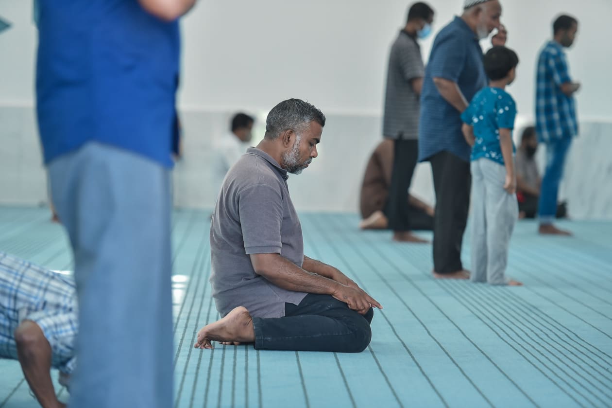 ހުޅުމާލޭ ދެވަނަ ފިޔަވަހީގެ ފުރަތަމަ މިސްކިތް މިދިޔަ ހުކުރު ދުވަހު ވަނީ ހުޅުވާފައި: "މަސްޖިދުލް އަމީލް ޖަލީލް" ނަމުގައި އިމާރަތްކުރި ގ. ފަހިވާގޭ އަހުމަދު އަމީލް ޖަލީލްގެ ހަނދާނުގައި އޭނާގެ އާއިލާއިން އިމާރަތްކުރި މިސްކިތެއް. - ފޮޓޯ: ހުސެއިން ޝަޔާހު / އަދަދު