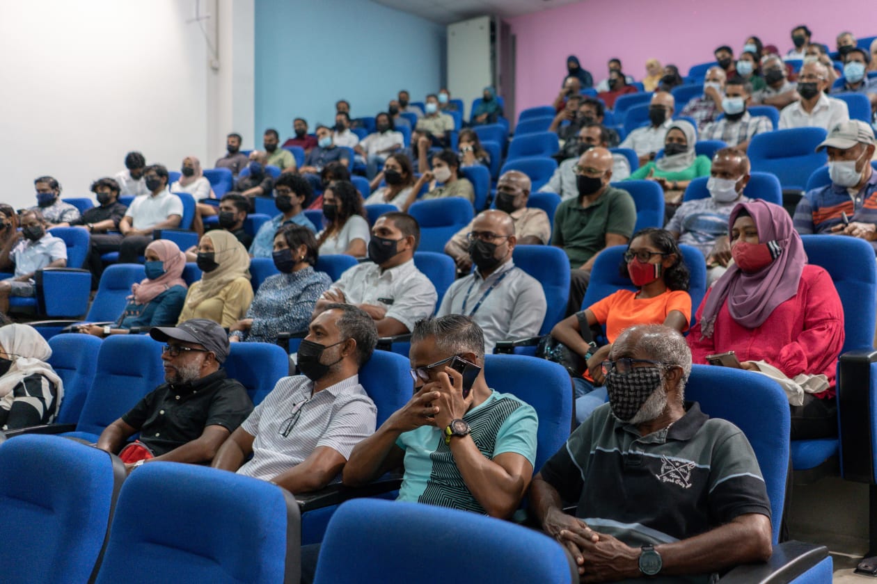 ޓީއެފްޖީއަކީ ރާއްޖޭގެ ރަނިން އިވެންޓްތަކަށް ފެޝަން ގެނުވި ބަޔެކެވެ. ރާއްޖެއަށް ޓައިމިން ޓެކްނޮލޮޖީ ގެނައި ޓީއެފްޖީން 2013 ވަނަ އަހަރު ބޭއްވި އެންމެ ފުރަތަމަ ލޯންގް ރަންގަ އެވެ. ހަމަ އެހެންމެ ދުވުން ފުރިހަމަކުރާ ކޮންމެ މީހަކަށް މެޑަލްދީ، އެންމެ މަޑުން ދުވާ މީހާ އަށް ވެސް ރޭހެއް ފުރިހަމަކުރެވުމުގެ އިހުސާސްކޮށްދިނީ ވެސް ހަމަ ޓީއެފްޖީންނެވެ. --- ފޮޓޯ؛ މުހައްމަދ ޝާބިން / އަދަދު