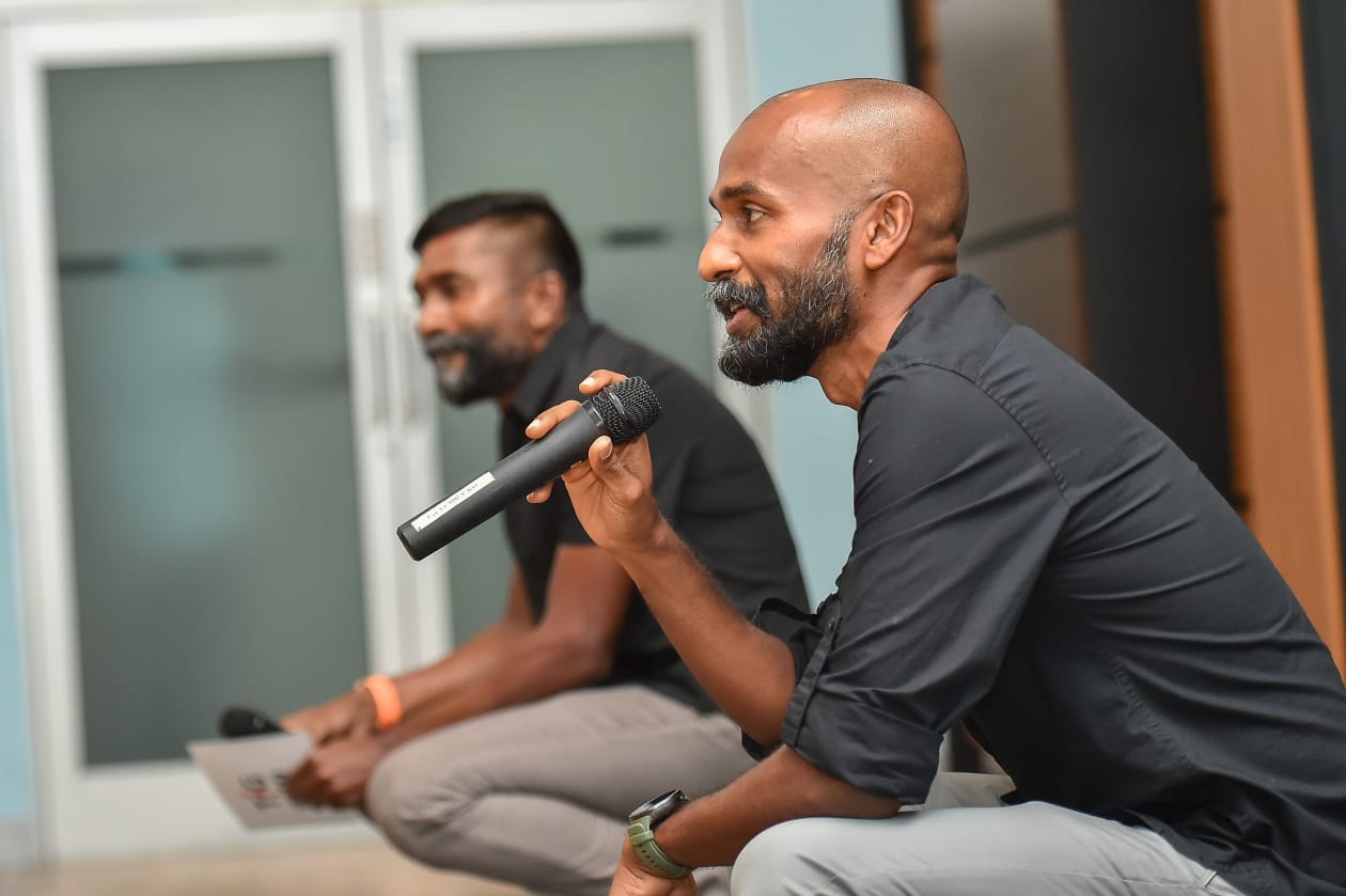 ޓީއެފްޖީއަކީ ރާއްޖޭގެ ރަނިން އިވެންޓްތަކަށް ފެޝަން ގެނުވި ބަޔެކެވެ. ރާއްޖެއަށް ޓައިމިން ޓެކްނޮލޮޖީ ގެނައި ޓީއެފްޖީން 2013 ވަނަ އަހަރު ބޭއްވި އެންމެ ފުރަތަމަ ލޯންގް ރަންގަ އެވެ. ހަމަ އެހެންމެ ދުވުން ފުރިހަމަކުރާ ކޮންމެ މީހަކަށް މެޑަލްދީ، އެންމެ މަޑުން ދުވާ މީހާ އަށް ވެސް ރޭހެއް ފުރިހަމަކުރެވުމުގެ އިހުސާސްކޮށްދިނީ ވެސް ހަމަ ޓީއެފްޖީންނެވެ. --- ފޮޓޯ؛ މުހައްމަދ ޝާބިން / އަދަދު