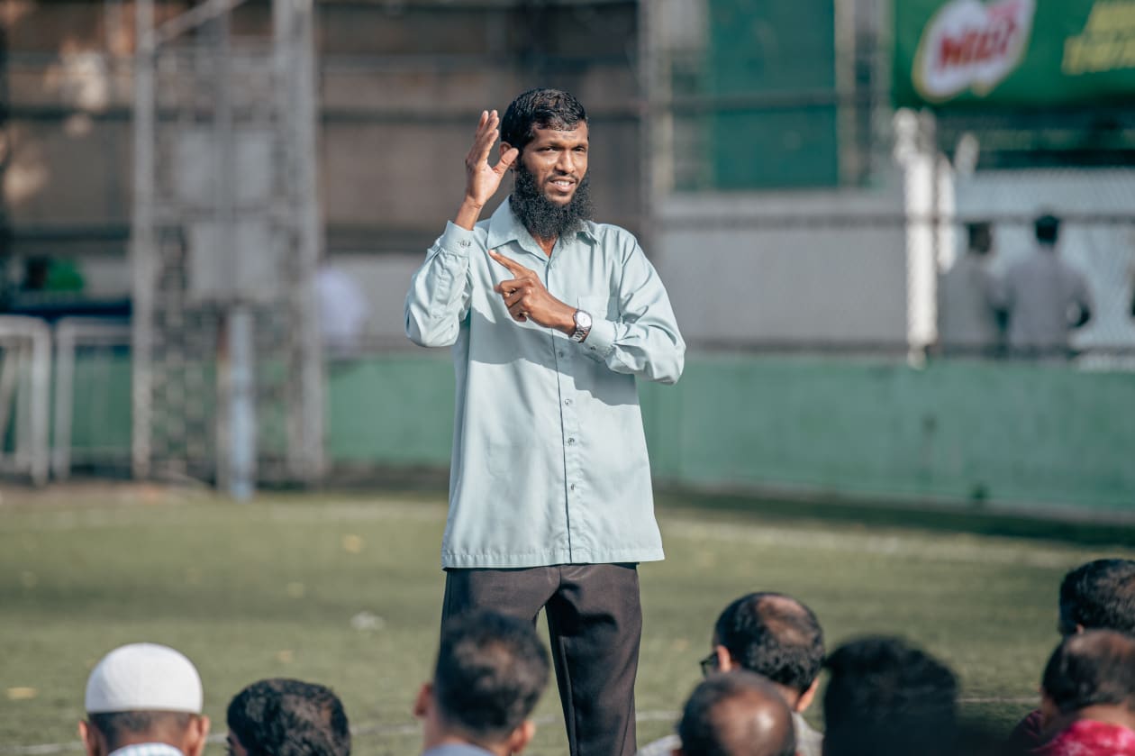 މާލެ، މެއި 2، 2022- މާފަންނު ސްޓޭޑިއަމްގައި ބޮޑު ޖަމާއަތް ހަދައިގެން އީދު ނަމާދު ކުރަން ފެށީ 2012 ވަނަ އަހަރުން ފެށިގެންނެެވެ. އެއަށް ފަހު 2018 އާ ހަމައަށް ބޮޑު ޖަމާއަތުގައި ނަމާދު ކުރި އެވެ.މާފަންނު ސްޓޭޑިއަމްގެ ބޮޑު ޖަމާއަތުގައި 20،000 އަށް ވުރެ ގިނަ މީހުންގެ ޖާގަ އޮންނާނެ ކަމަށް އިސްލާމިކް މިނިސްޓްރީން ބުނެ އެވެ.