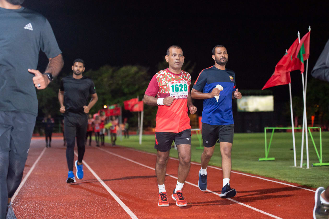 މެއި 17، 2022: ރައްޔިތުންގެ މަޖިލީހުގެ ރައީސް މުހައްމަދު ނަޝީދު މަޖީދީ ރަންގައި ދުވެވަޑައިގަންނަވަނީ. ރާއްޖޭގެ ރައީސްކަން ކުރެއްވި ގިނަ ބޭފުޅުންނަކީ މަޖީދިއްޔާ ސްކޫލުން ކިޔަވައިވަޑައިގެންނެވި ބޭފުޅުން --- ފޮޓޯ: އަބްދުﷲ އިޔާން/އަދަދު