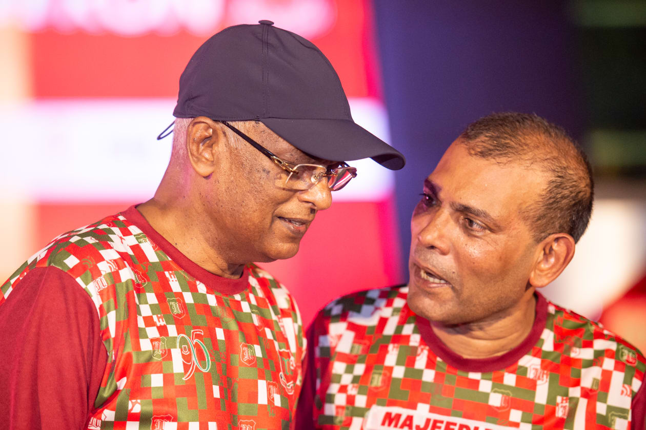 މެއި 17، 2022: މަޖީދިއްޔާ ސްކޫލްގެ ކެޕްޓަން މަޖީދީ ރަންގެ ދަންމަރު ރައީސް އިބްރާހިމް މުހައްމަދު ސޯލިހު އަށް އަރުވަނީ. ރާއްޖޭގެ ރައީސްކަން ކުރެއްވި ގިނަ ބޭފުޅުން ތައުލީމު ހާސިލުކުރީ މަޖީދިއްޔާ އިން --- ފޮޓޯ: އަބްދުﷲ އިޔާން/އަދަދު