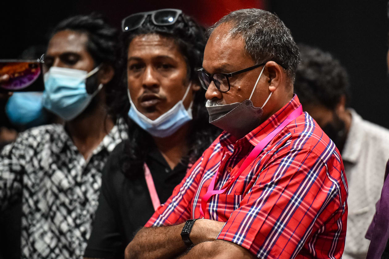 ކޮމަންޑޫ ދާއިރާގެ ބައި އިލެކްޝަން: ވޯޓު ގުނުމުގެ ތެރެއިން --- ފޮޓޯ؛ މުހައްމަދު ޝާބިން / އަދަދު