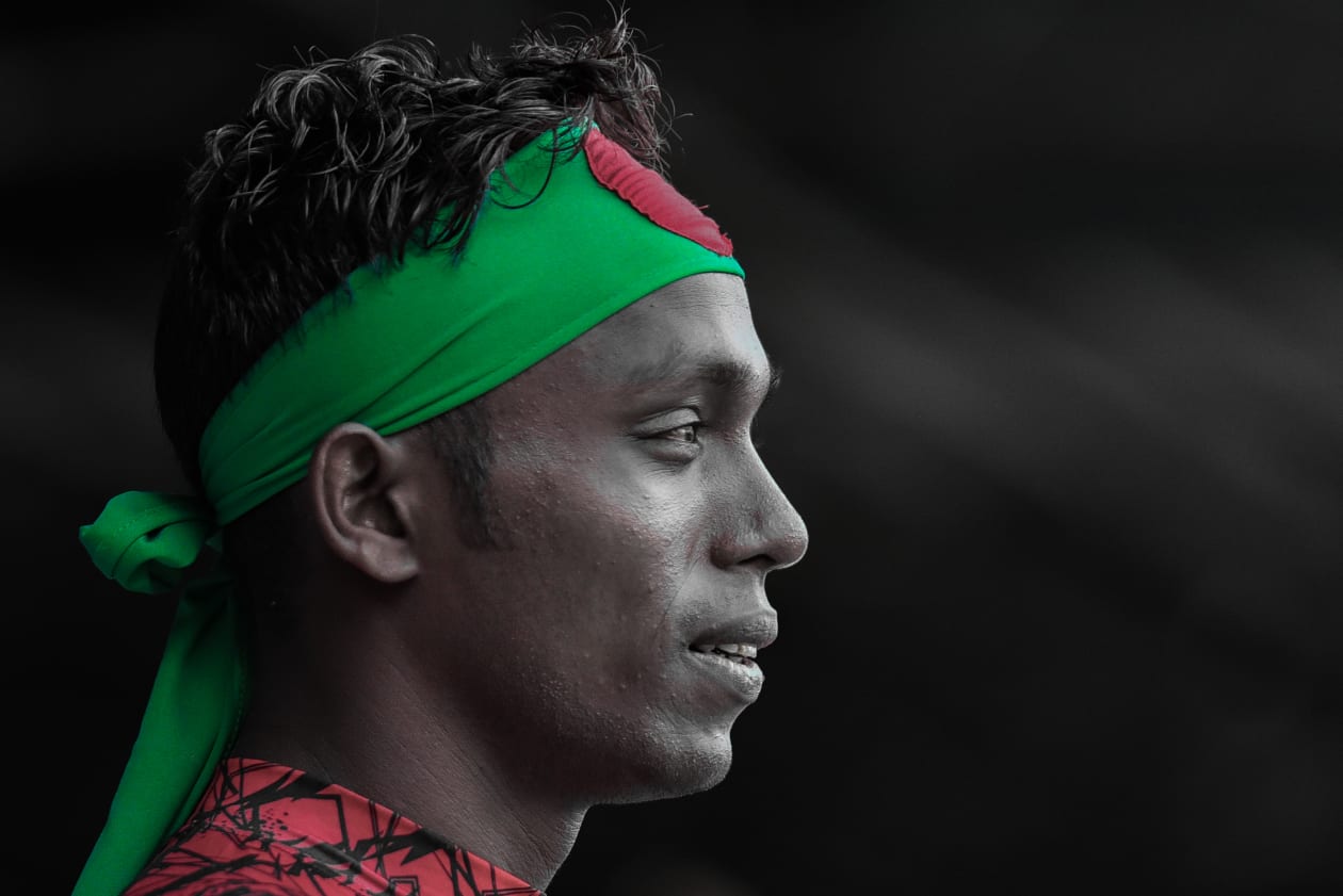 މާލެ (އޮކްޓޫބަރު 4): އުރީދޫ ސާފް ޗެމްޕިއަންޝިޕްގައި މިއަދު ހަވީރު ބަންގްލަދޭޝް އިން ވަނީ ކުޅުންތެރިއަކު މަދުކޮށް މުބާރާތުގެ އެންމެ ކާމިޔާބު ޓީމު އިންޑިއާއާ އެއްވަރުކޮށްފައި. މި ޕޮއިންޓާ އެކު ބަންގްލަދޭޝް އިން މި ވަގުތު އޮތީ ލީގުގެ ދެ ވަނައިގައި: ބަންގްލަދޭޝްގެ ސަޕޯޓަރުން އެ ޓީމަށް ތަރުހީބު ދެނީ--- ފޮޓޯ: ހުސެއިން ޝަޔާހު/ އަދަދު