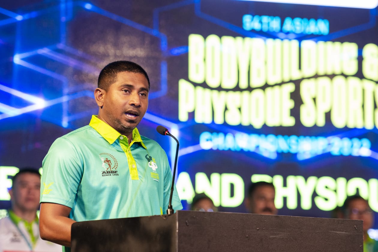 ޖުލައި 16، 2022 - ރާއްޖޭގައި ބާއްވާ 54 ވަނަ އޭޝިއަން ބޮޑީބިލްޑިން އެންޑް ފިޒީކް ޗެމްޕިއަންޝިޕް، ރަސްމީކޮށް ރޭ ކ.މާފުށީގައި ބޭއްވި ކުލަގަދަ އިވެންޓެއްގައި ރައީސް އިބްރާހިމް މުހައްމަދު ސޯލިހު ވަނީ އިފްތިތާހުކޮށްދެއްވާފައި: މިއީ ރާއްޖޭގައި ބޭއްވޭ އެންމެ ގިނަ އެތުލީޓުން ބައިވެރިވާ ކުޅިވަރު އިވެންޓް: އިވެންޓްގެ ތެރެއިން މިނިސްޓަރު މަހުލޫފް ވާހަކަ ދައްކަވަނީ --- ފޮޓޯ؛ މުހައްމަދު ޝާބިން / އަދަދު