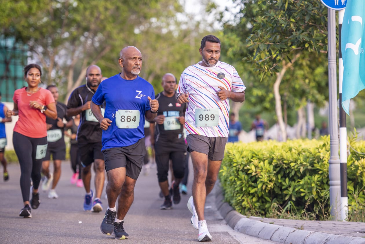 ހުޅުމާލެ، (ޖޫން 3) -  ޓީއެފްޖީ އެމްވީ ރަން، ފޯރިގަދަ އިވެންޓުގައި މި ފަހަރު ޖުމުލަ 277 މީހުން ބައިވެރިވި. އިވެންޓްގެ ފިރިހެން ކެޓަގަރީން އެއް ވަނަ ފަޒީލް ހޯދީ، 32 މިނެޓާއި 30 ސިކުންތުން ދުވުން ނިންމައިގެން، އަންހެން ކެޓަގަރީން ޖައިޝާ އެއް ވަނަ ހޯދީ 41 މިނެޓް 05 ސިކުންތުން ރޭސް ނިންމައިގެން. ---  ފޮޓޯ؛ މުހައްމަދު ޝާބިން / އަދަދު