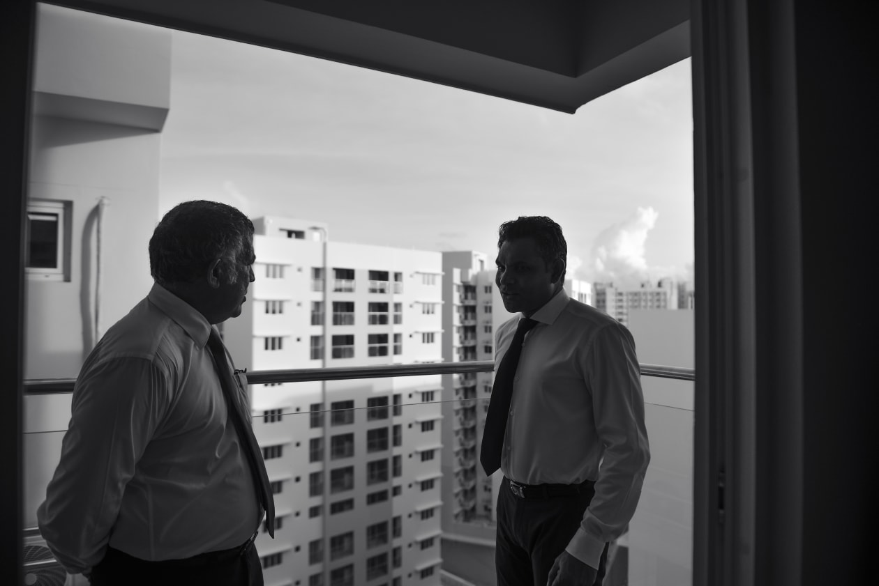 ޖޫން 20، 2022 - ވިނަރެސް ފްލެޓްތައް ހަވާލުކުރަން ބޭއްވި ރަސްމިއްޔާތުގެ ތެރެއިން. ނައިބު ރައީސް ފައިސަލް ނަސީމް ފްލެޓްތައް ބައްލަވާލައްވަނީ --- ފޮޓޯ؛ މުހައްމަދު ޝާބިން / އަދަދު