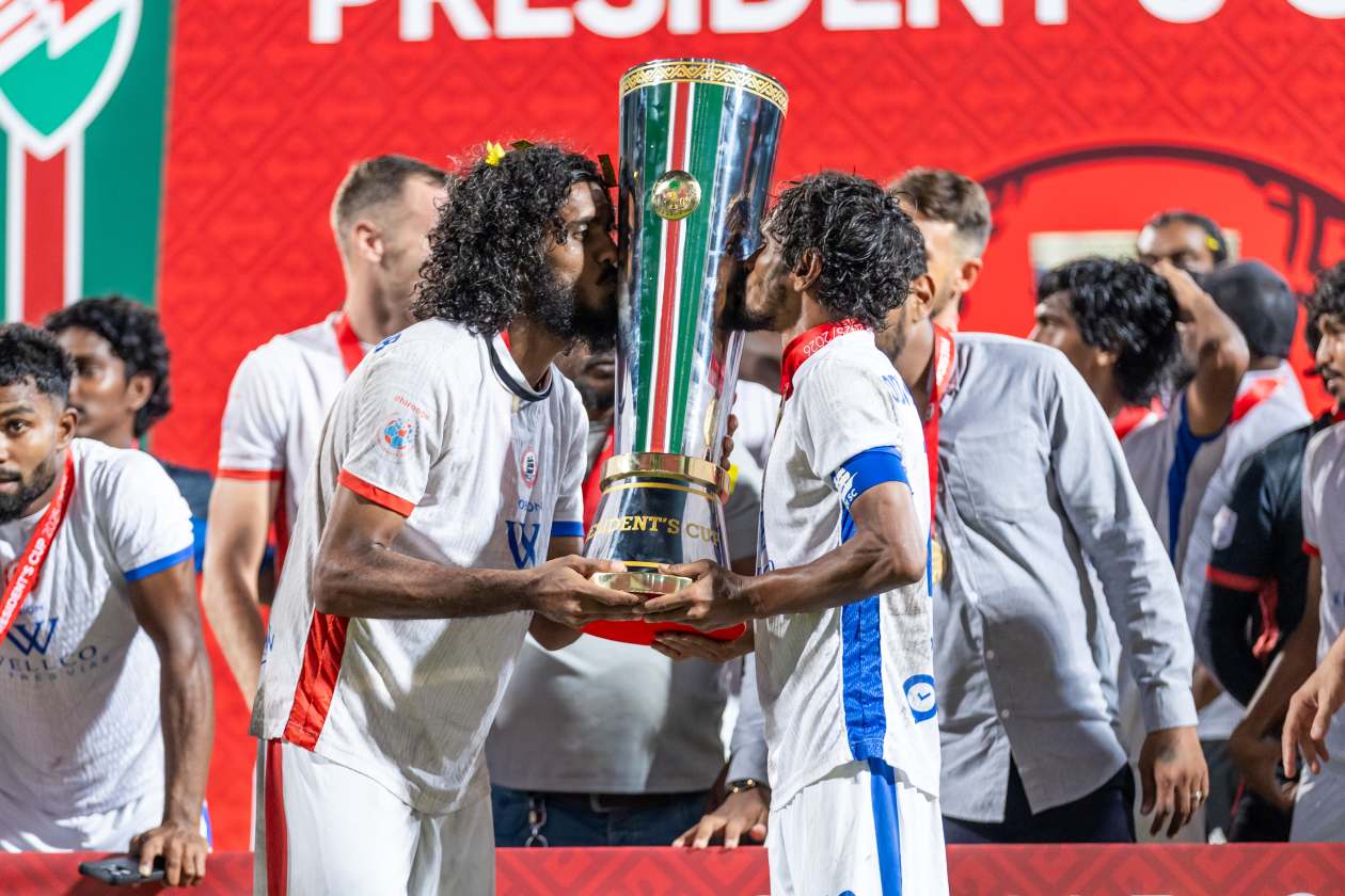 MALE, Maldives (February 25): Odi Sports Club has secured its first-ever President’s Cup title after a 5-4 penalty shootout victory over Maziya Sports and Recreation, following a 1-1 draw in regular time. Odi makes history as the first team to achieve such a feat in their debut season in the top flight. --- Photo: Raif Yoosuf / Adhadhu Sports