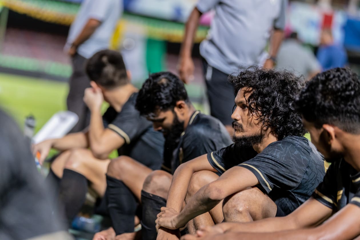 މާލެ (މެއި 3) - މާޒިޔާ އިން މި ފަހަރުގެ ޕްރެޒިޑެންޓްސް ކަޕްގެ ޗެމްޕިއަންކަން ހޯދާފައިވަނީ ފައިނަލުގައި ކްލަބް އީގަލްސް އަތުން 2-0 އިން މޮޅުވެގެން: މާޒިޔާ އިން މި ވަނީ ހަތަރު ފަހަރު ޕްރެޒިޑެންޓްސް ކަޕް ފައިނަލުގައި ކުޅެ، ދެ ފަަހަރު މުބާރާތް ކާމިޔާބުކޮށްފައި: މާޒިޔާ އިން ފުރަތަމަ ތަށި އުފުލާލީ 2015 ވަނަ އަހަރު --- ފޮޓޯ؛ މުހައްމަދު ޝާބިން / އަދަދު