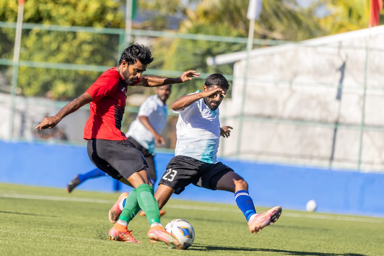 27 މޭ، 2023 - ޕެލޭ ސްޓޭޑިއަމްގެ ނަމުގައި މަހިބަދޫގައި ހުޅުުވުނު ސްޓޭޑިއަމް. މި ސްޓޭޑިއަމް ހުޅުުވުމަށް ގައުމީ ޓީމާއި މަހިބަދޫގެ ޓީމް ވަނީ މެޗެއް ކުޅެފަ، މި މެޗު 5-0 ގެ ނަތީޖާއަކުން ކާމިޔާބުކުރީ ރާއްޖޭގެ ގައުމީ ޓީމް --- ފޮޓޯ؛ މުހައްމަދު ޝާބިން / އަދަދު