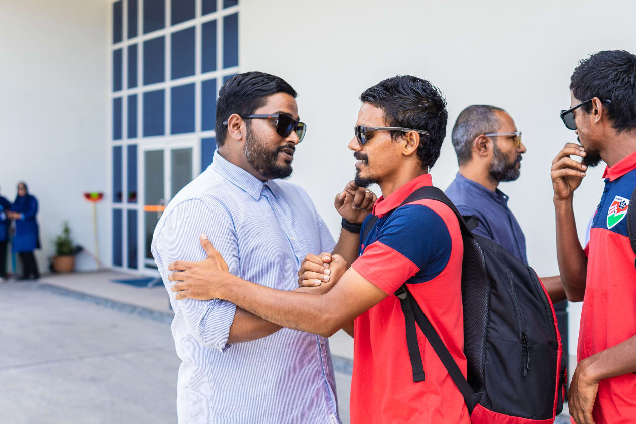 ޖޫން 6، 2023 - މި މަހު 21 ގައި އިންޑިއާގެ ބެންގަލޫރުގައި ފަށަން ނިންމާފައިވާ ސާފް ޗެމްޕިއަންޝިޕަށް ތައްޔާރުވުމުގެ ގޮތުން، ގައުމީ ފުޓްބޯޅަ ޓީމު އިއްޔެ ވަނީ 10 ދުވަހުގެ ޓްރެއިނިން ކޭމްޕެއް ފުރިހަަމަަ ކުރުމަަށް ޖަޕާނަށް ގޮސްފައި.  --- ފޮޓޯ؛ މުހައްމަދު ޝާބިން / އަދަދު