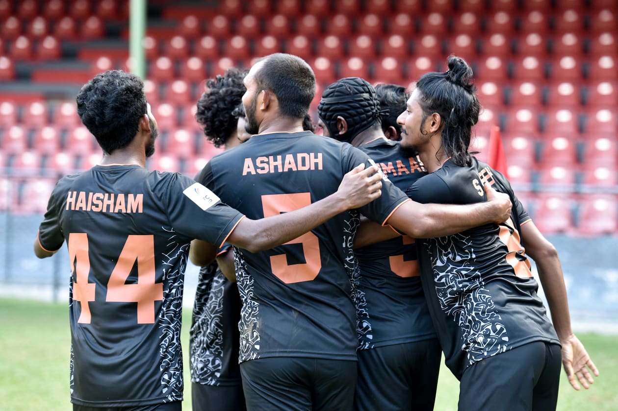 އޭއެފްސީ ކަޕްގެ ކޮލިފައިން ފުރަތަމަ ބުރުގައި މިއަދު ހަވީރު ކްލަބް އީގަލްސް އާއި ބޫޓާންގެ ތިމްޕޫ ސިޓީއާ ބައްދަލުކުރި މެޗުގެ ތެރެއިން. 2-0 އިން މޮޅުވެ, ކްލަބް އީގަލްސް ވަނީ ކޮލިފައިންގެ ދެ ވަނަ ބުރުން ފުރުސަތު ހޯދާފައި.-ފޮޓޯ: ހުސައިން ވަހީދު/އަދަދު