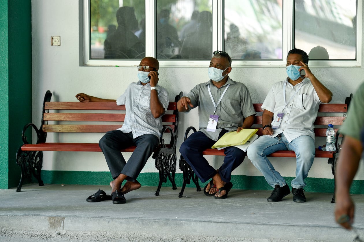 އަމީނިއްޔާ ސުކޫލު: ލޯކަލް ކައުންސިލް އިންތިހާބާއި އަންހެނުންގެ ތަރައްގީއަށް މަސައްކަތްކުރާ ކޮމިޓީގެ އިންތިހާބުގެ ވޯޓުލުން ފެށިގެން ކުރިއަށް ދާއިރު ވޯޓުލާން އަންނަ މިންވަރު ދަށް. ފޮޓޯ: ހުސައިން ވަހީދު/އަދަދު