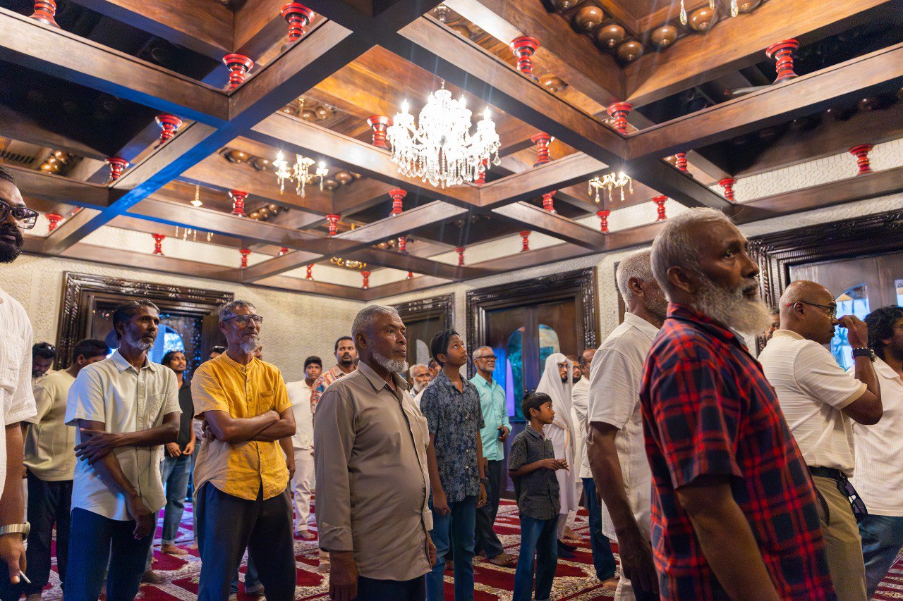 People preparing for Maghrib prayer yesterday at the exceptionally beautiful mosque built by Siyam. -- Photo: Islamic Ministry