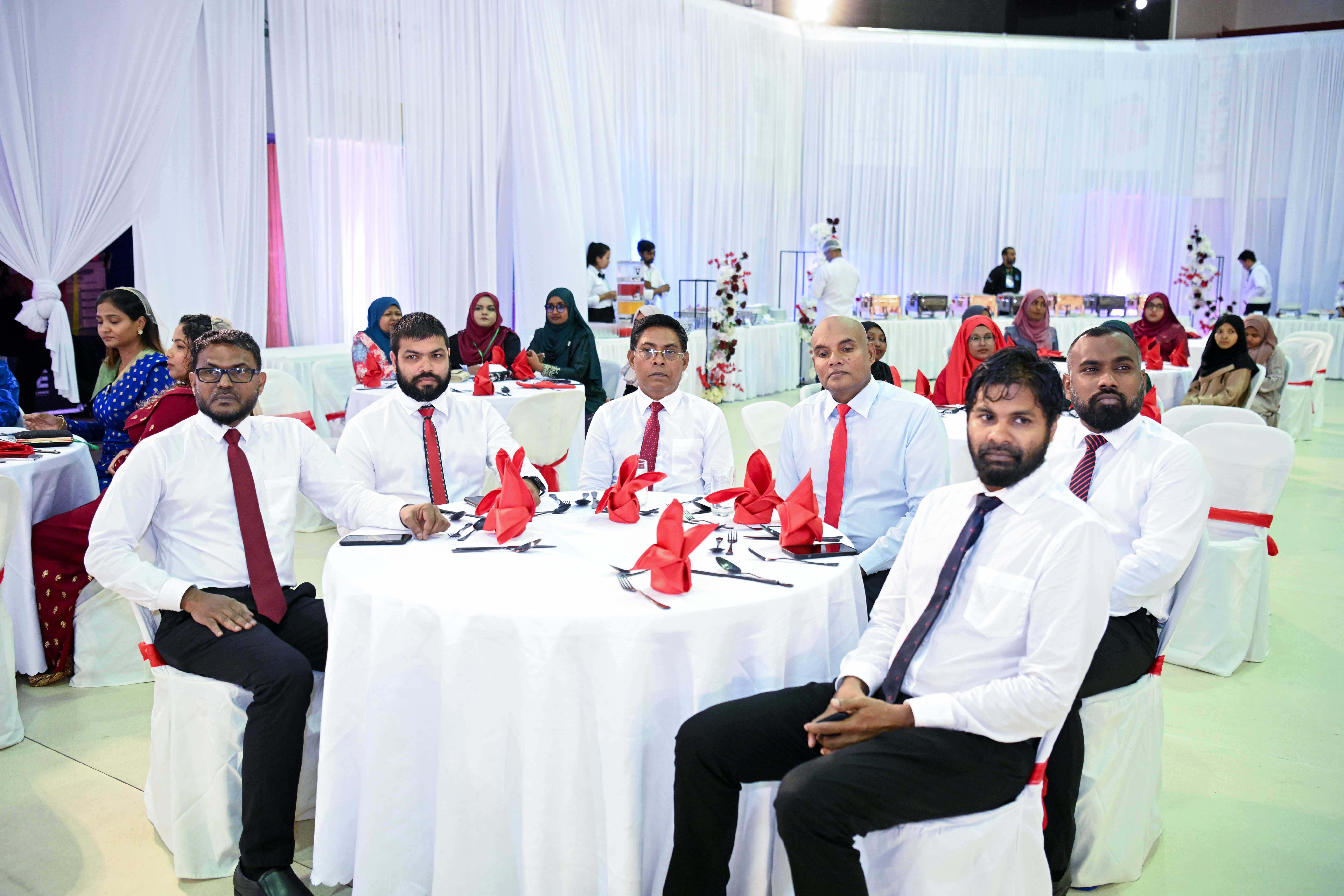 މެއި 8، 2024: ބައިނަލްއަގުވާމީ ތެލަސީމިއާ ދުވަސް ފާހަގަކުރުމަށް މިރޭ ސޯޝަލް ސެންޓަރުގައި ބޭއްވި ރަސްމިއްޔާތުގެ ތެރެއިން -- ފޮޓޯ: ރައީސް އޮފީސް
