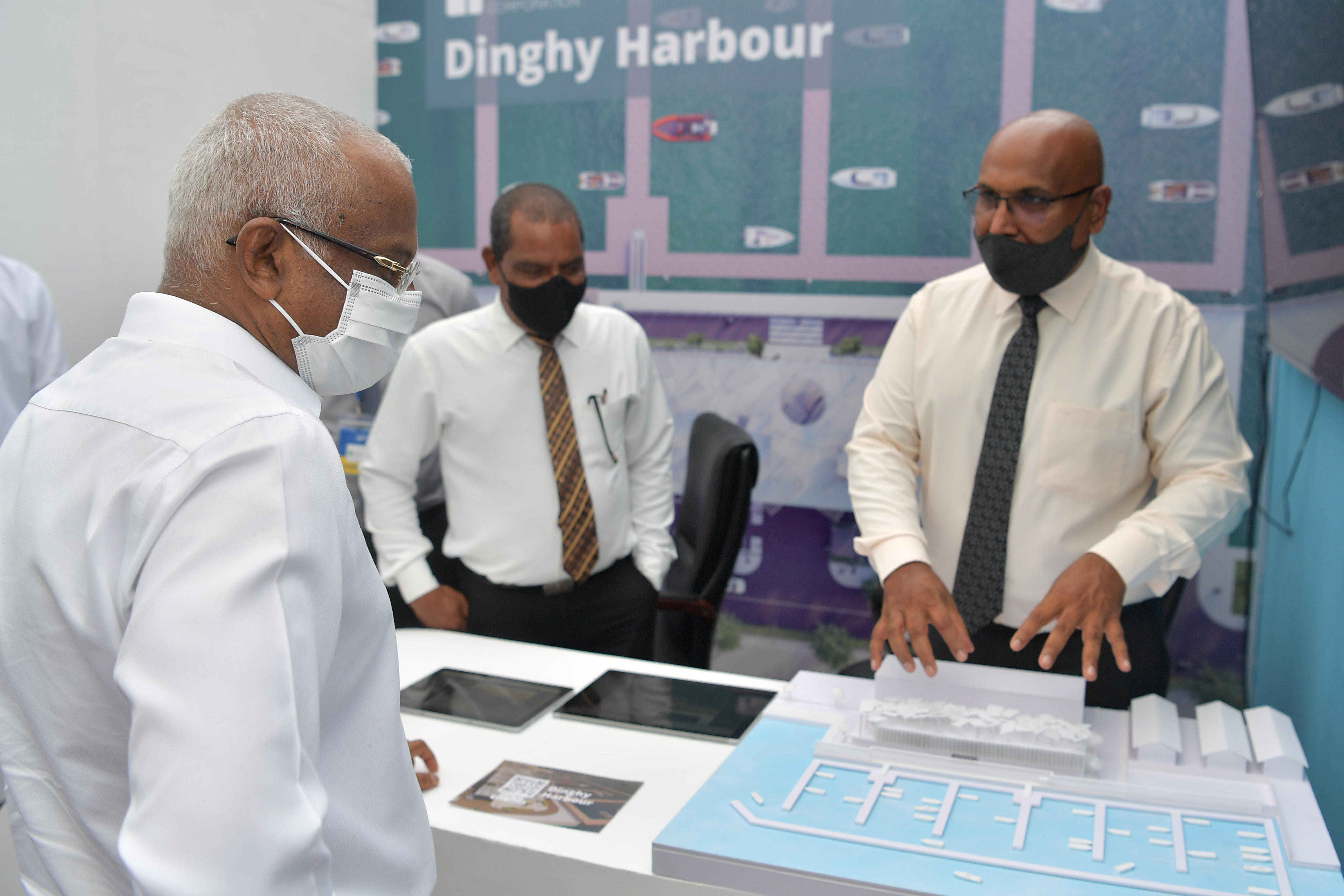ޑިސެންބަރު 13، 2021: މޯލްޑިވްސް މެރިން އެކްސްޕޯގައި ހުރި އެޗްޑީސީގެ ސްޓޯލް ރައީސް ބައްލަވާލައްވަނީ -- ފޮޓޯ: ރައީސް އޮފީސް