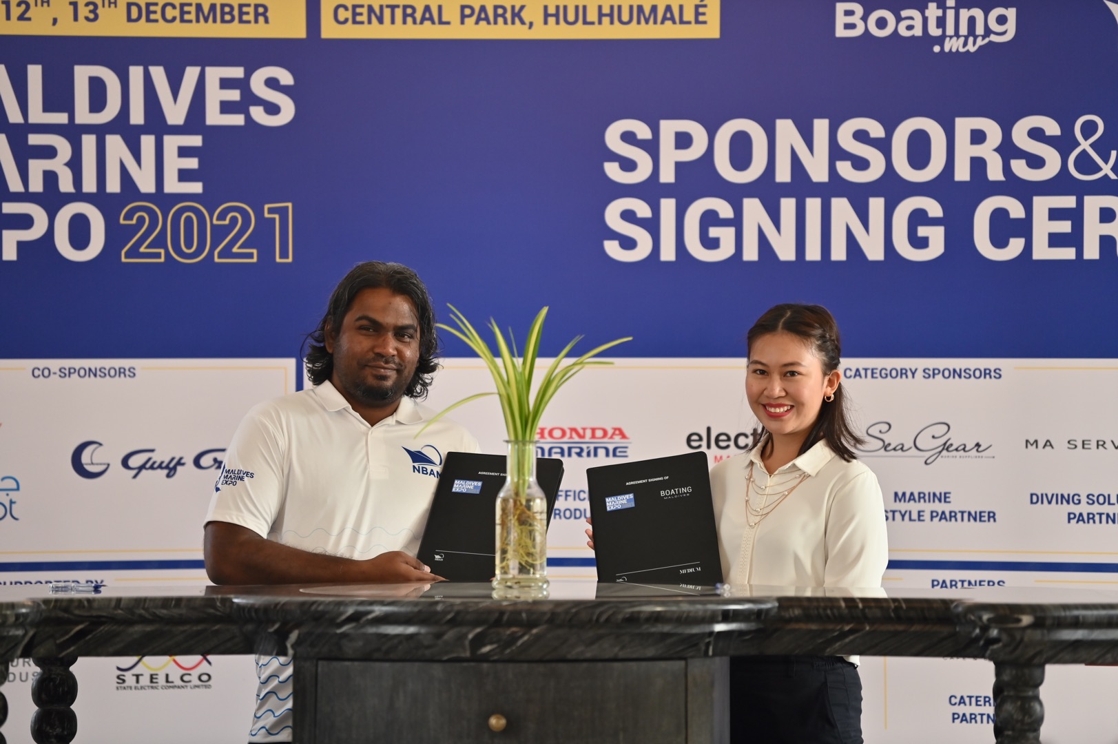 ނޮވެމްބަރު 28، 2021: މެރިން އެކްސްޕޯގެ ޑައިވިން ސޮލިއުޝަން ޕާޓްނަރު އެމްއޭ ސާވިސަސް އާއެކު ސޮއިކުރުމަށް ފަހު އެއްބަސްވުން ދައްކާލަނީ-- ފޮޓޯ: މީޑިއަމް