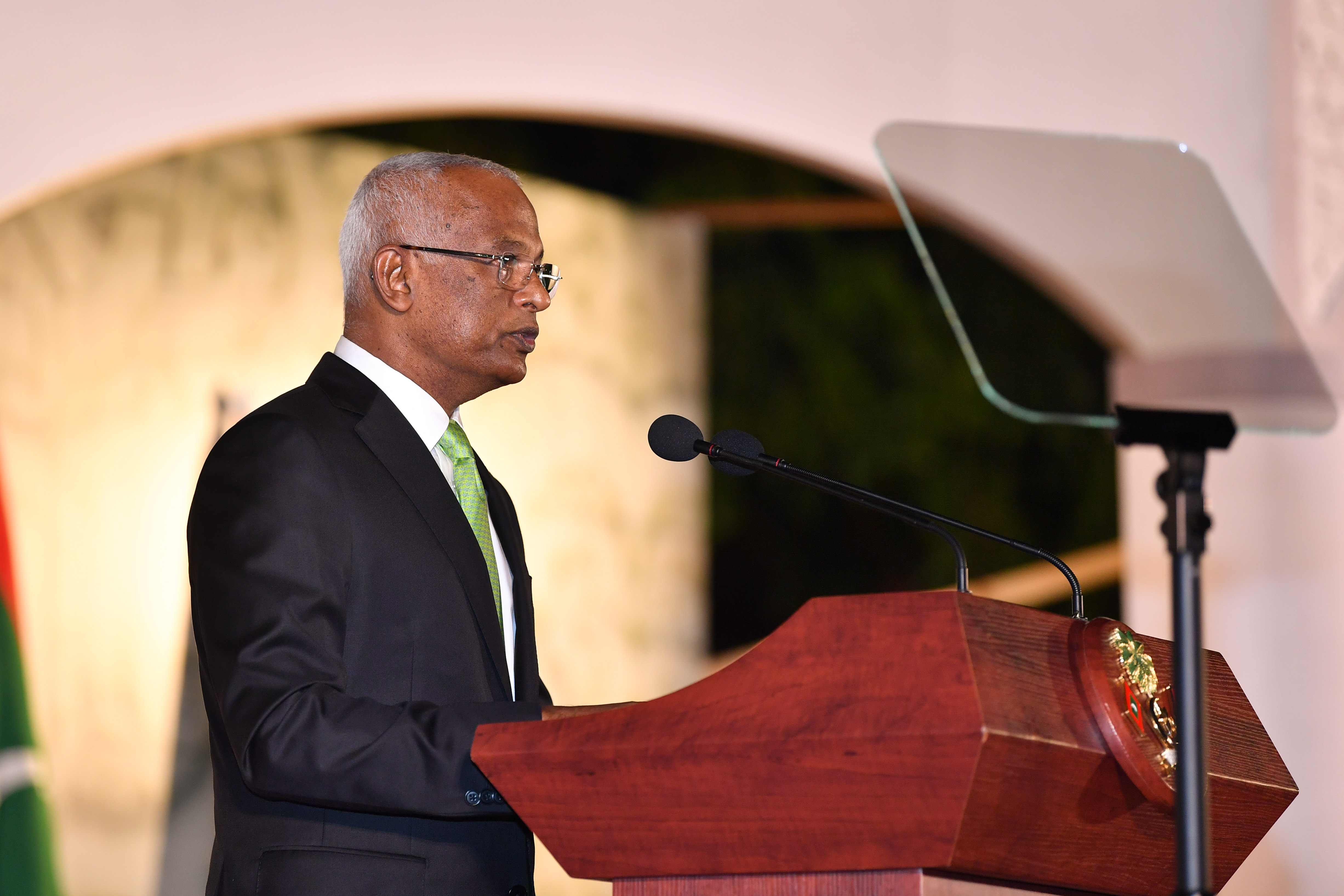 އޮކްޓޯބަރު 6، 2021: ގައުމީ ދުވަސް ފާހަގަކުރަން ޖުމްހޫރީ މައިދާނުގައި ބޭއްވި ޖަލްސާގައި ރައީސް އިބްރާހިމް މުހައްމަދު ސޯލިހު ވާހަކަ ދައްކަވަނީ -- ފޮޓޯ: ރައީސް އޮފީސް 