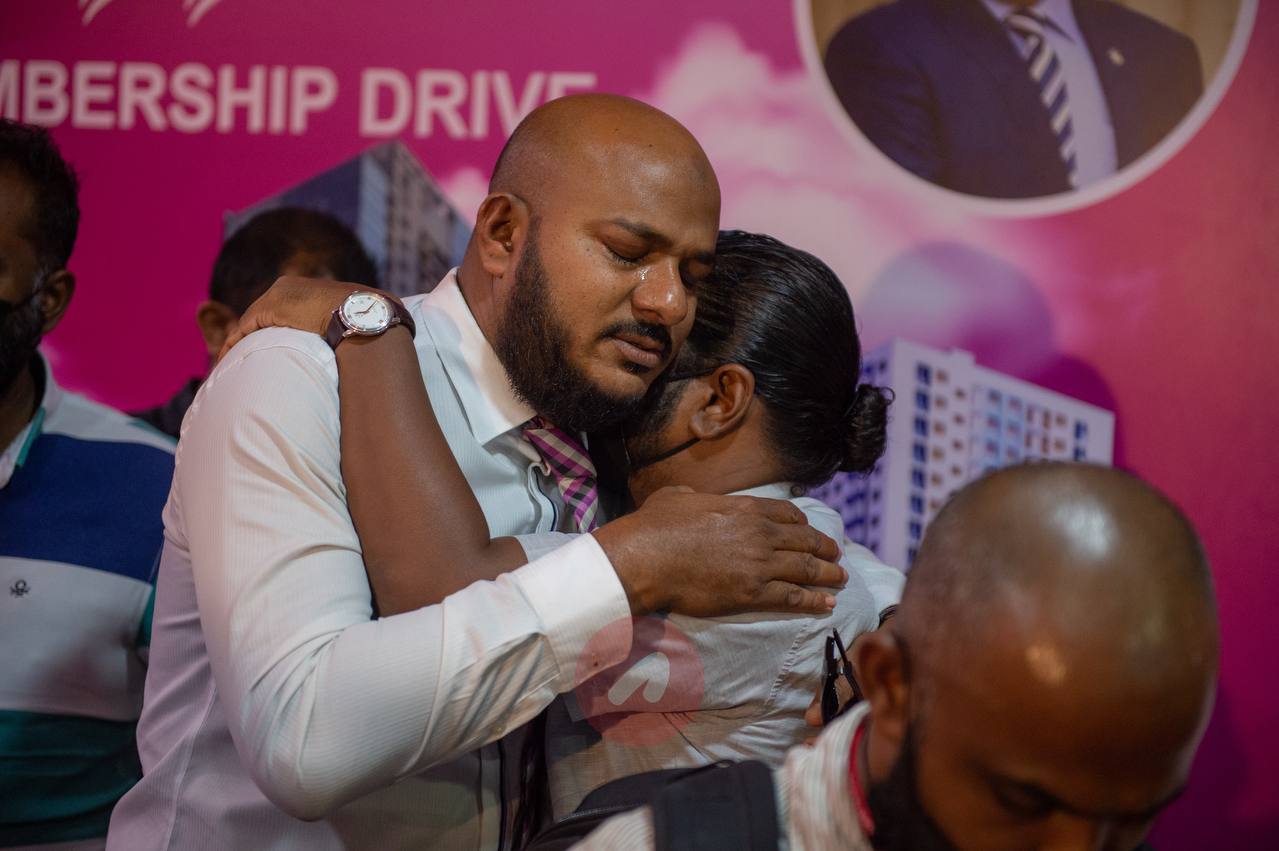 ޔާމީންގެ މައްޗަށް ކުށް ސާބިތުނުވާ ކަމަށް ހުކުމް ކުރުމާއެކު, މާލޭ ސިޓީ ކައުންސިލްގެ މެންބަރު ޝުޖާއު އުފަލުން ރޮނީ: މިއީ ގިނަ ބަޔަކަށް ވަރަށް ޖަޒުބާތީ ވަގުތުކޮޅެއް - ފޮޓޯ: ހުސެއިން ޝަޔާހު / އަދަދު